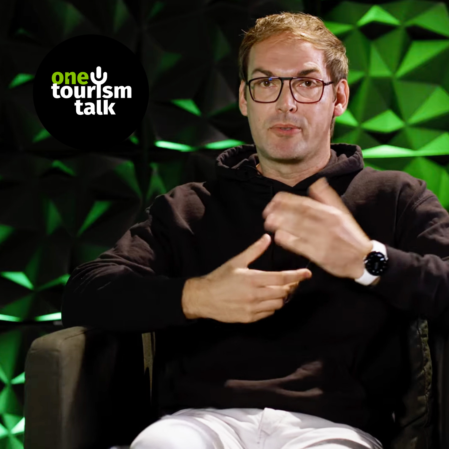 Smarte Stufen erklimmen - Praxislösungen für den Tourismus mit Künstlicher Intelligenz episode artwork