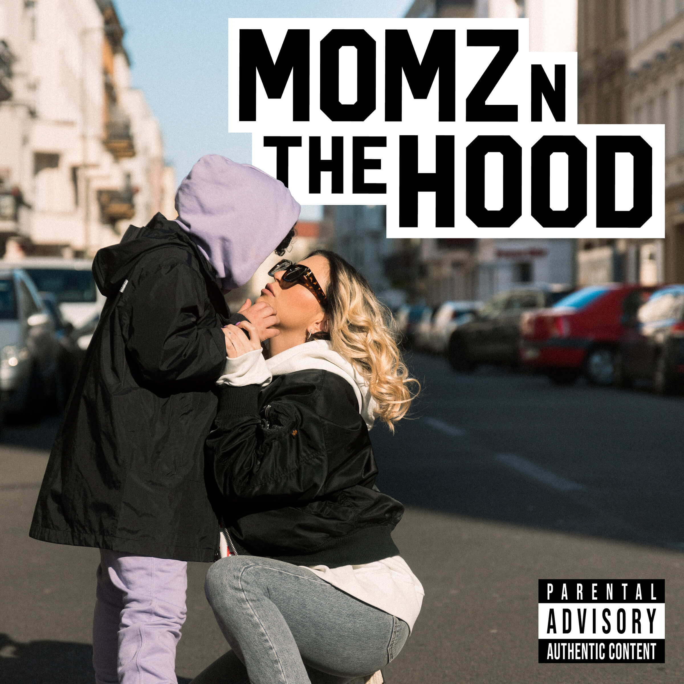 MOMZ N THE HOOD