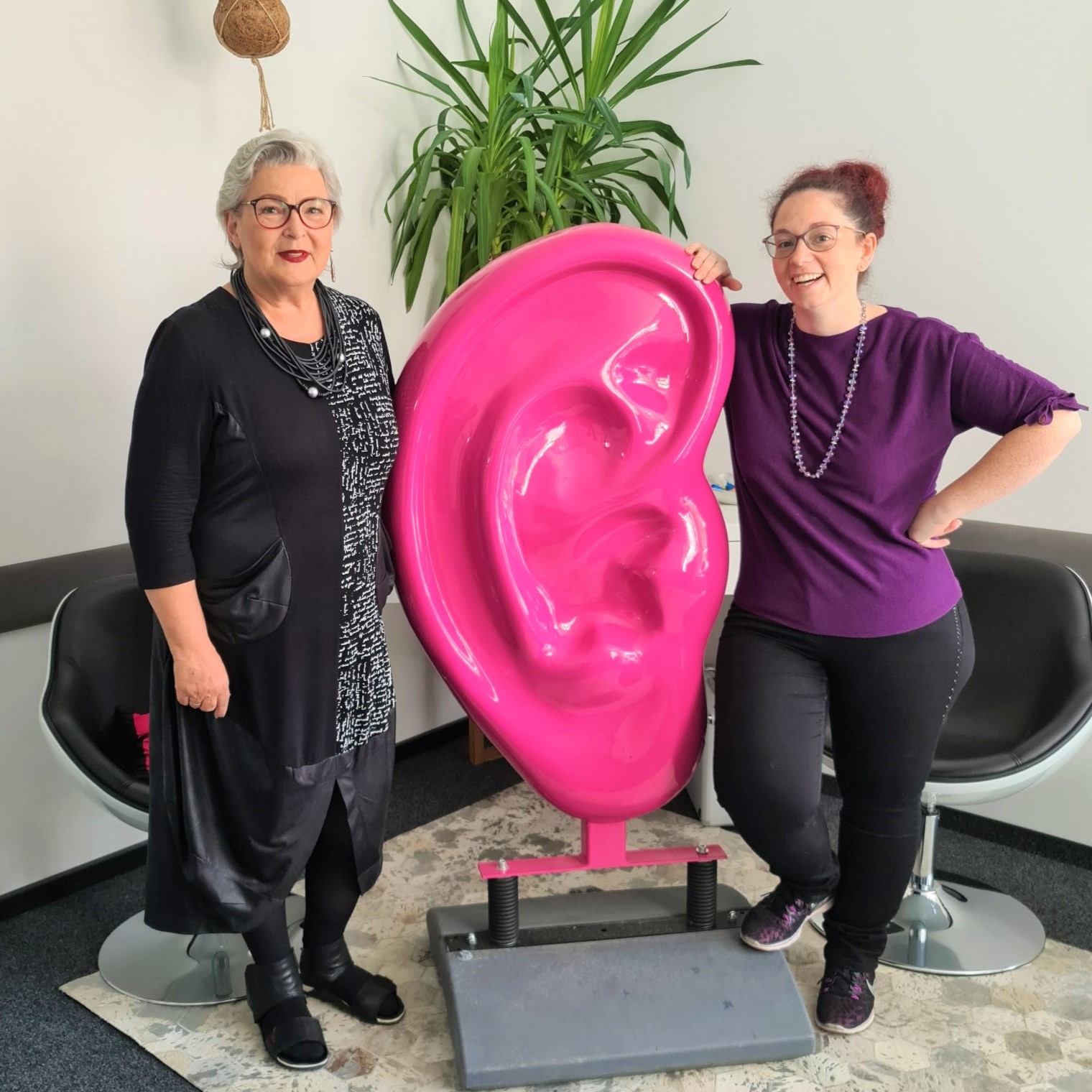 Schwarz hören: Petra Schwarz im Gespräch mit Vera Rasser über Leben und Tod