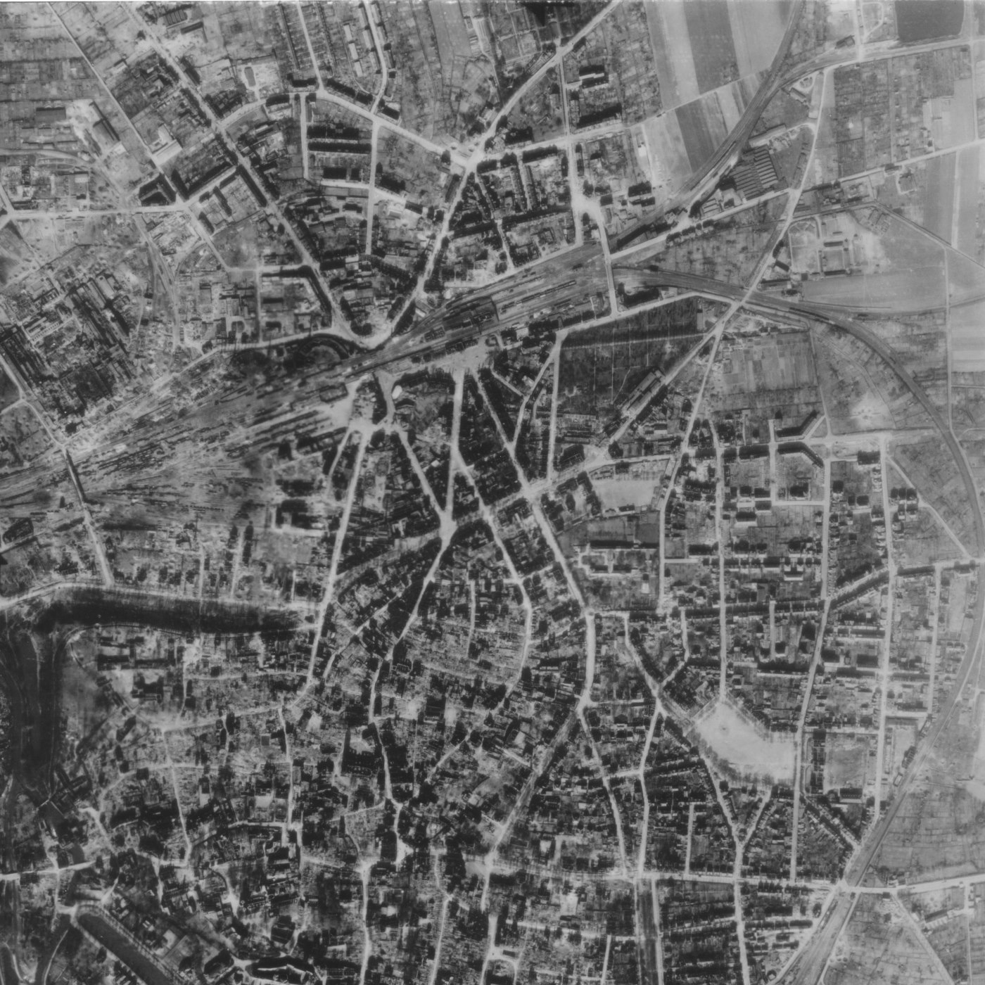 Y-110: Domdechant Clemens Stolte, Schilderung der Zerstörungen in Hildesheim (1946)