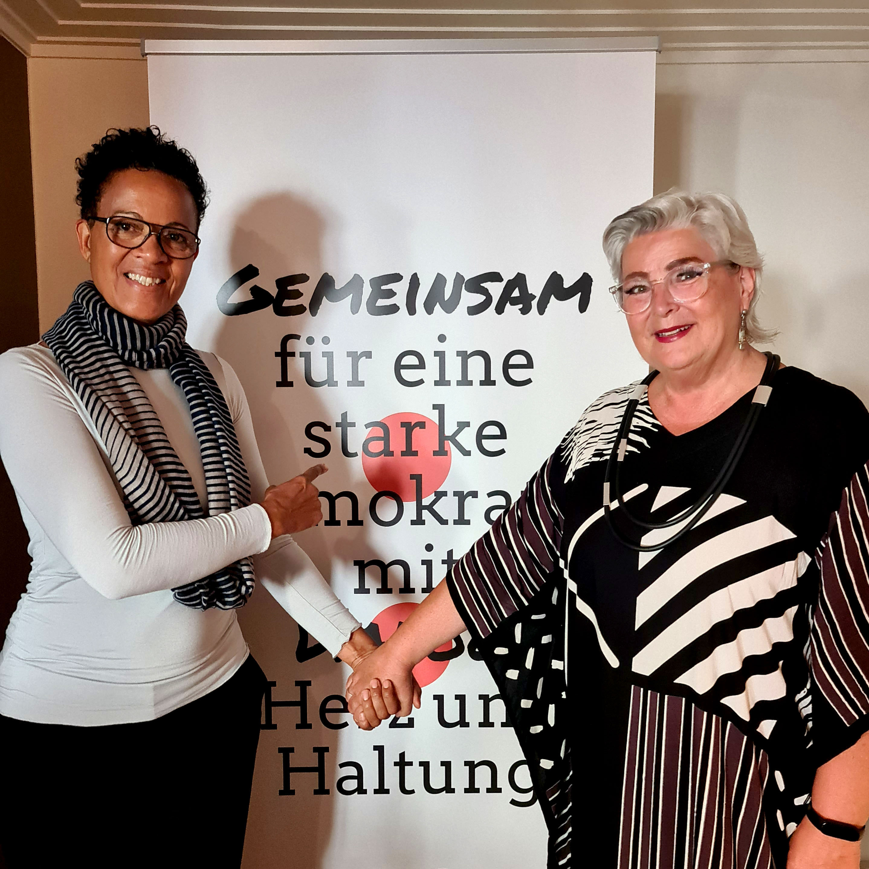 Schwarz hören: Petra Schwarz im Gespräch mit Mo Asumang über Leben und Tod