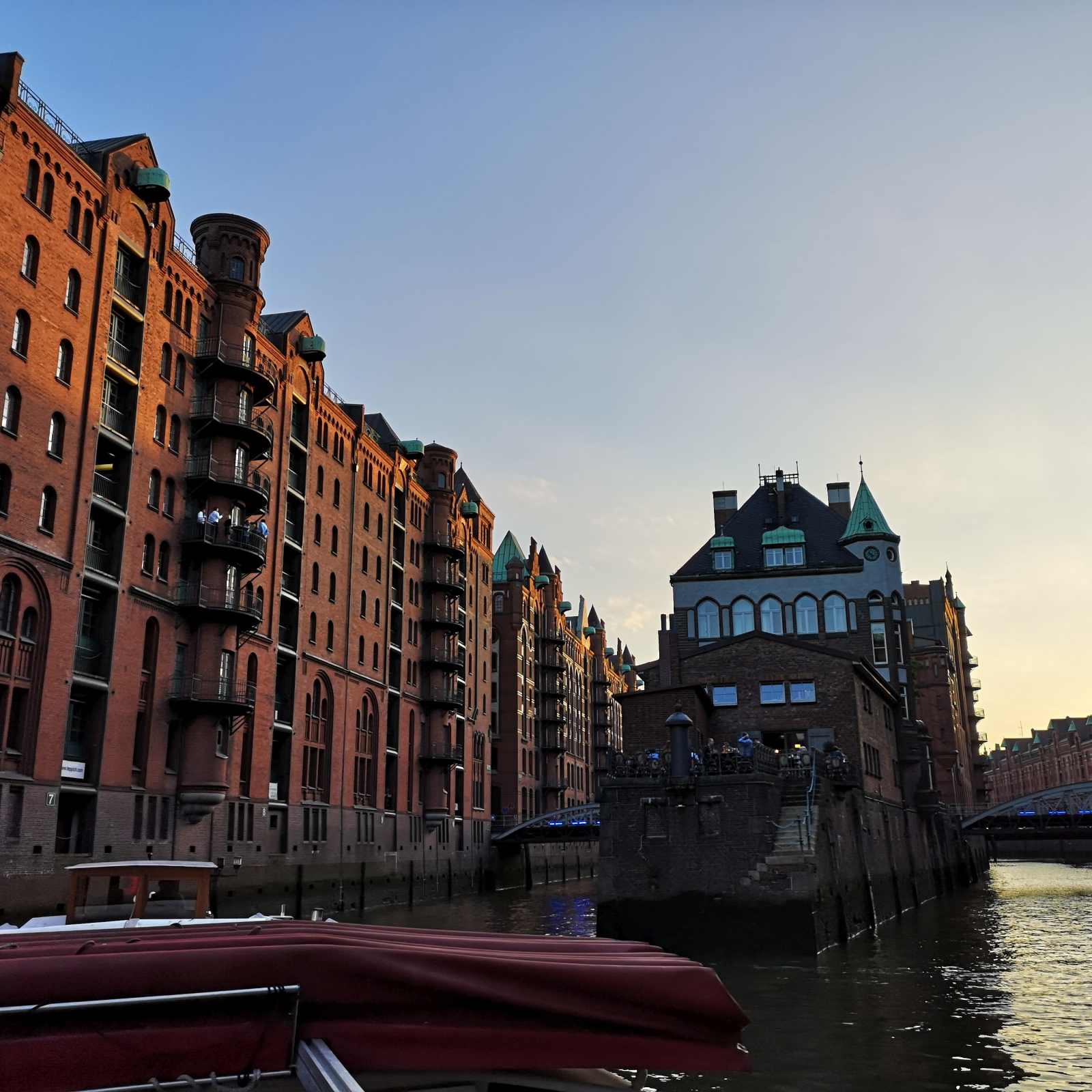 Maike im Hafen - Die Hafenschnackerin