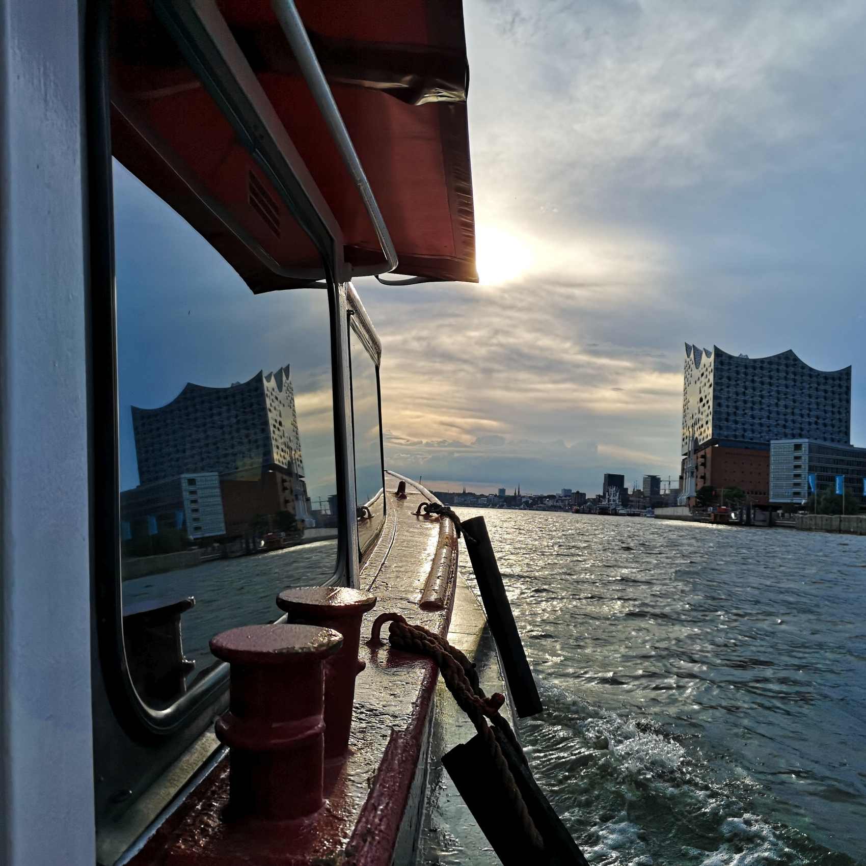 Maike im Hafen - Die Hafenschnackerin