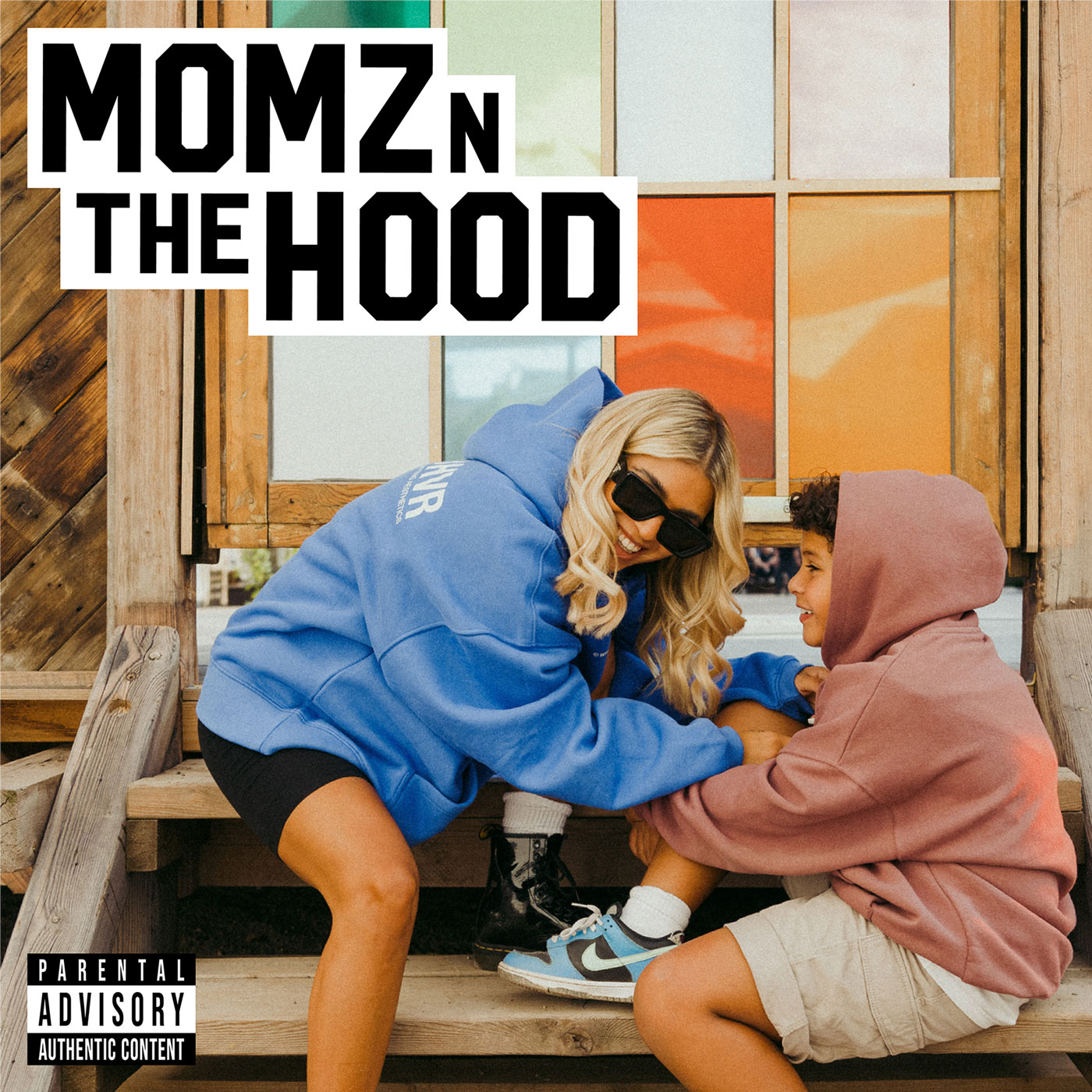 MOMZ N THE HOOD