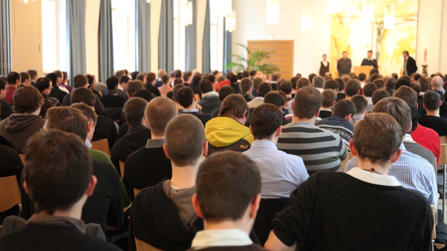 Prälat Dr. Karl Jüsten: "Warum sollten Katholiken politisch sein?" (Erstsendung: 14.06.2013)