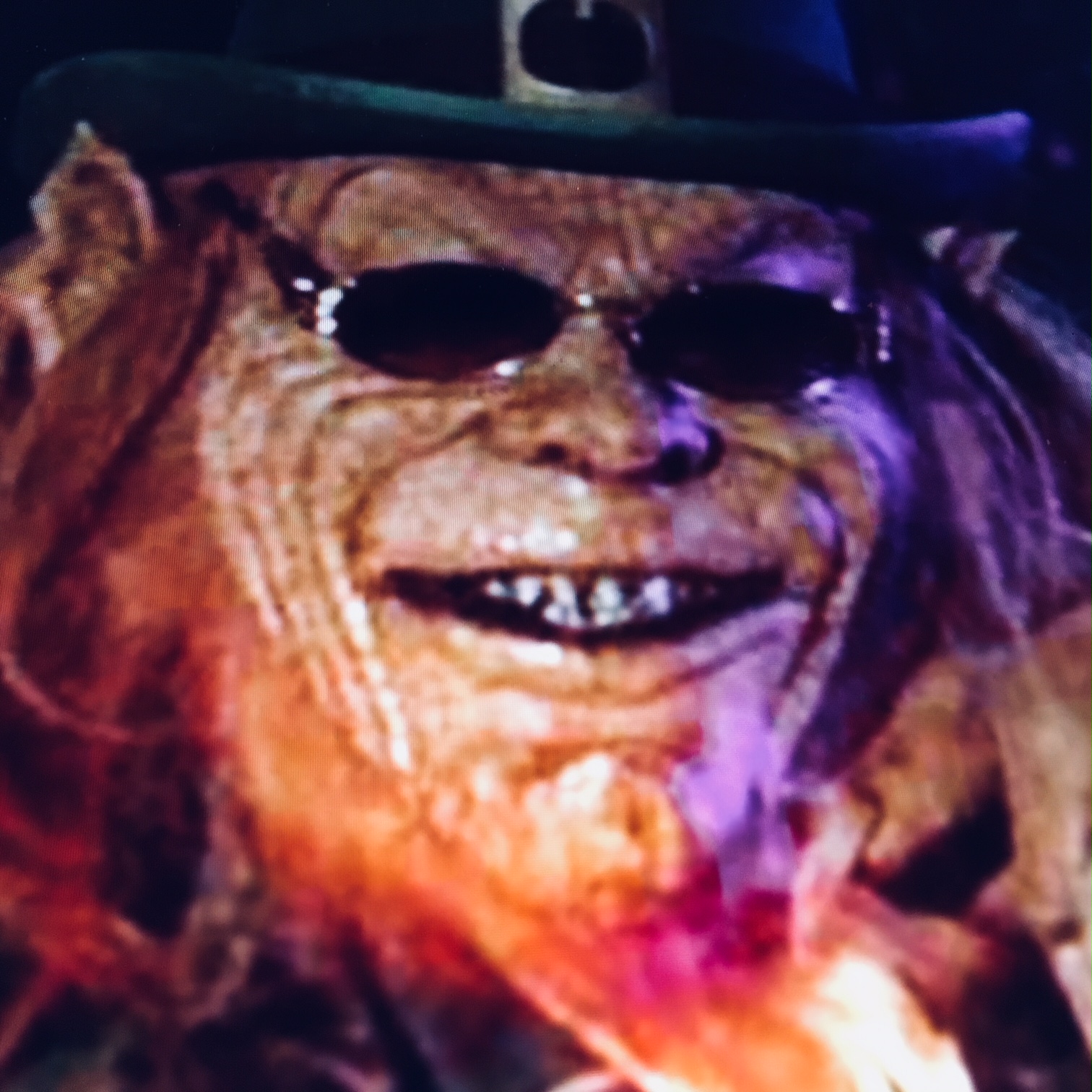 BEE: Leprechaun I-VI in zehn Minuten, oder: Traue keinem Iren mit einer Bong! episode artwork