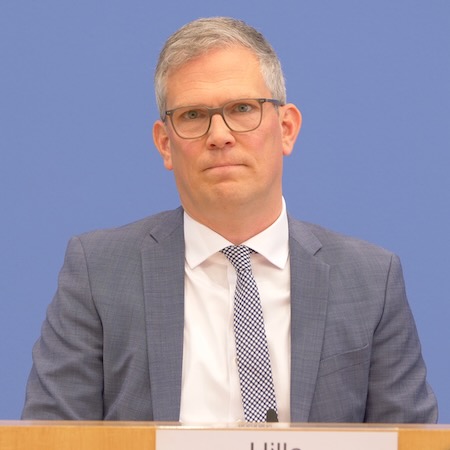 RegPK | 10. April 2026 | 2 + 2 = 5 ?