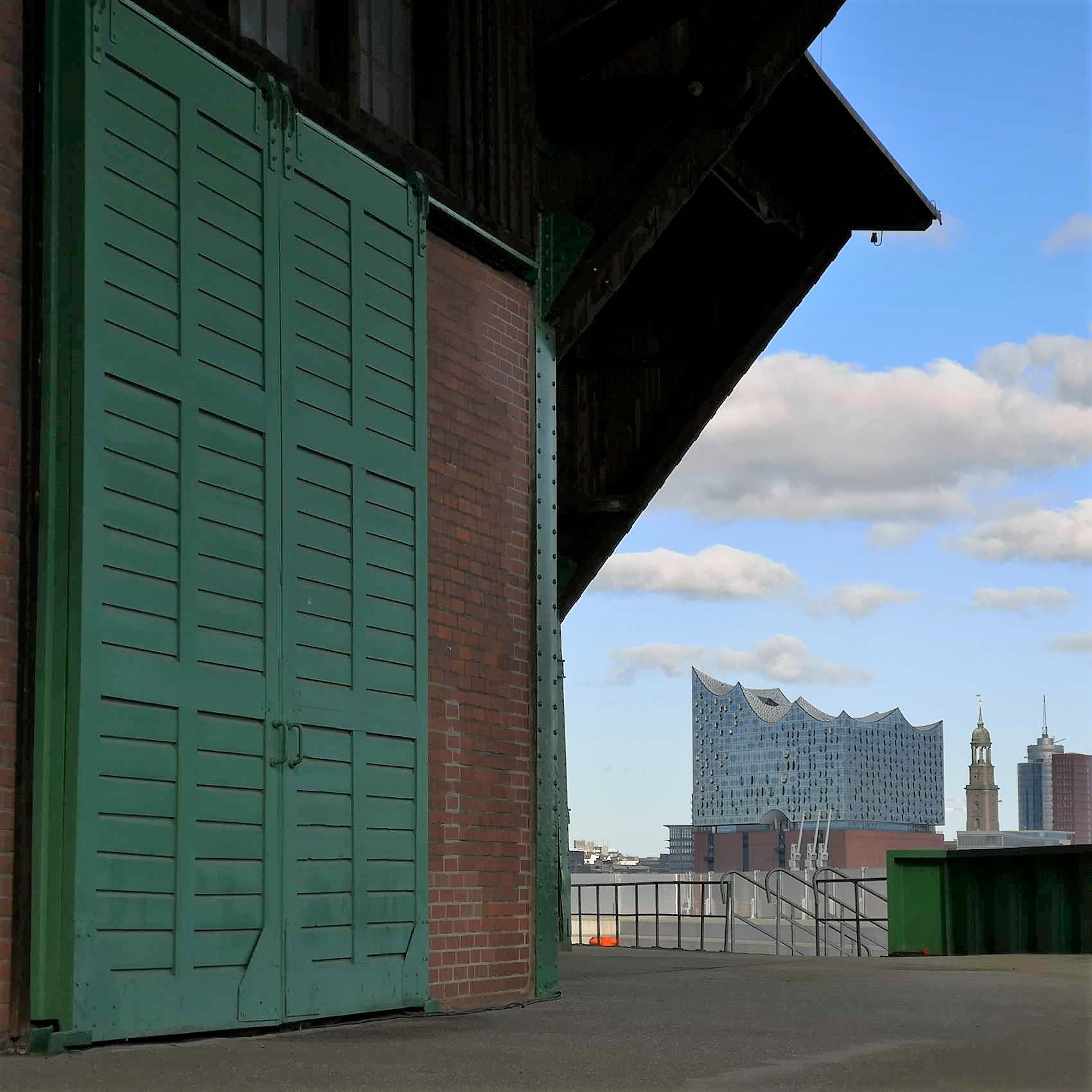 Maike im Hafen - Die Hafenschnackerin