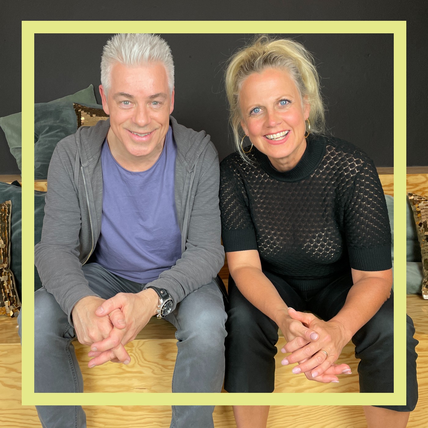 Mit den Waffeln einer Frau