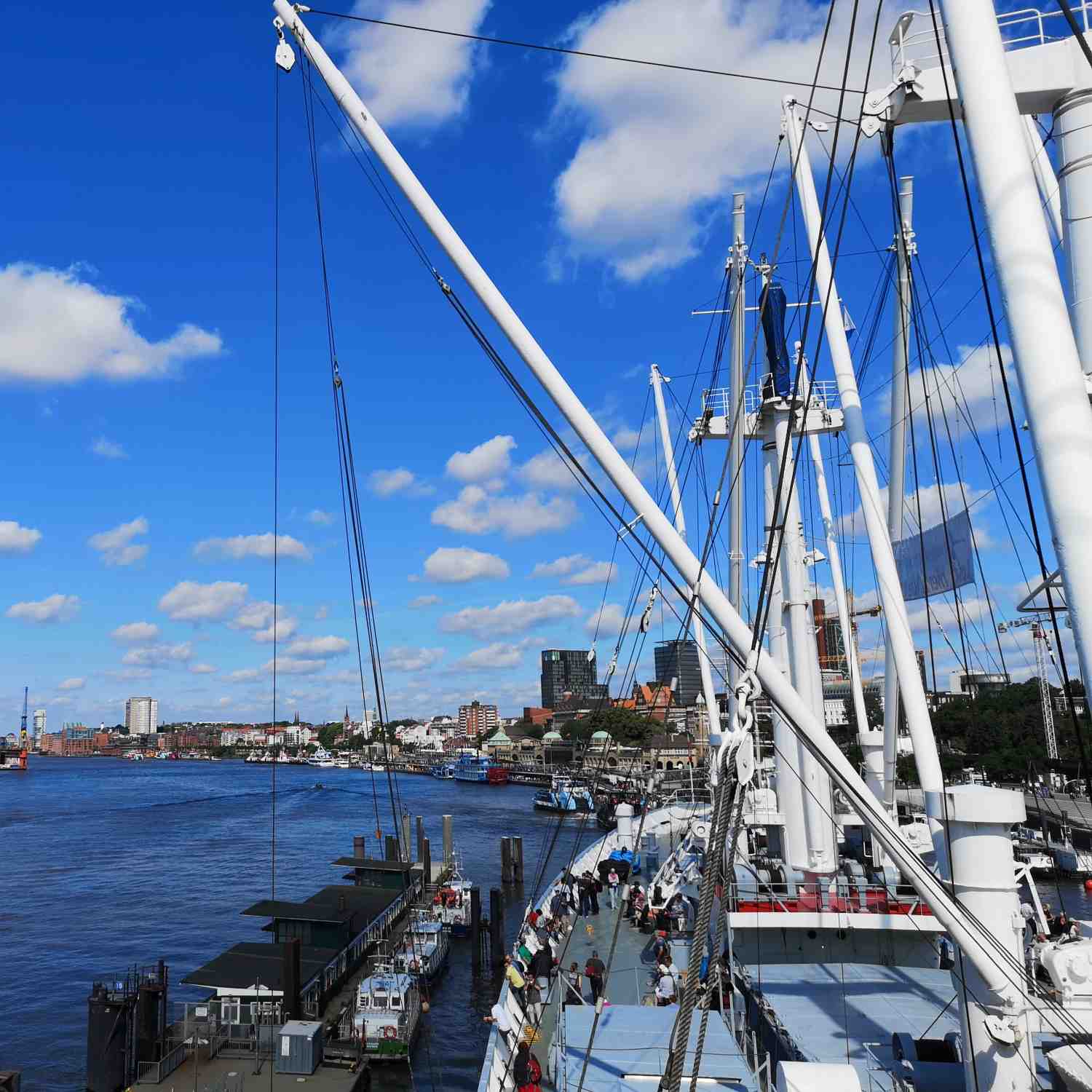Maike im Hafen - Die Hafenschnackerin