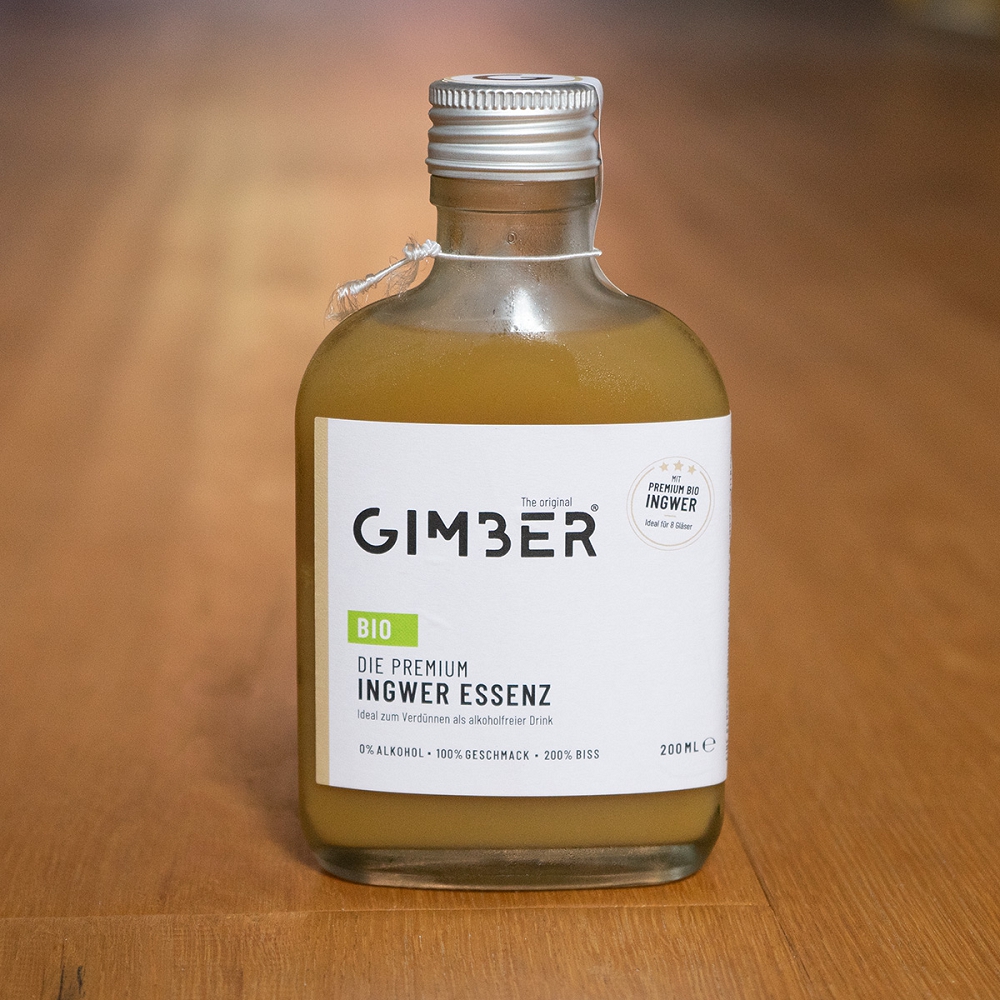 Zwei Flaschen trinken Limo