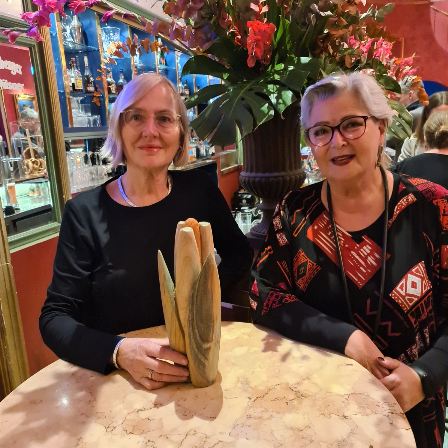 Schwarz hören: Petra Schwarz im Gespräch mit Ellen Mäder-Gutz über Leben und Tod