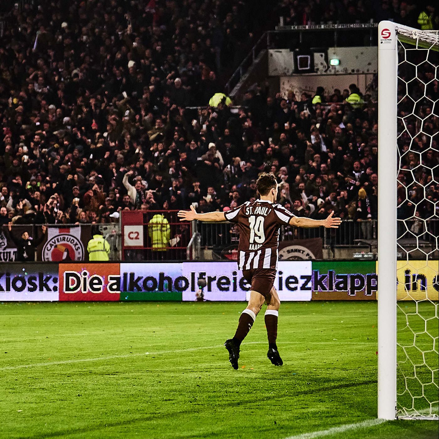 MT Redax 038: Roter Wintermarkt