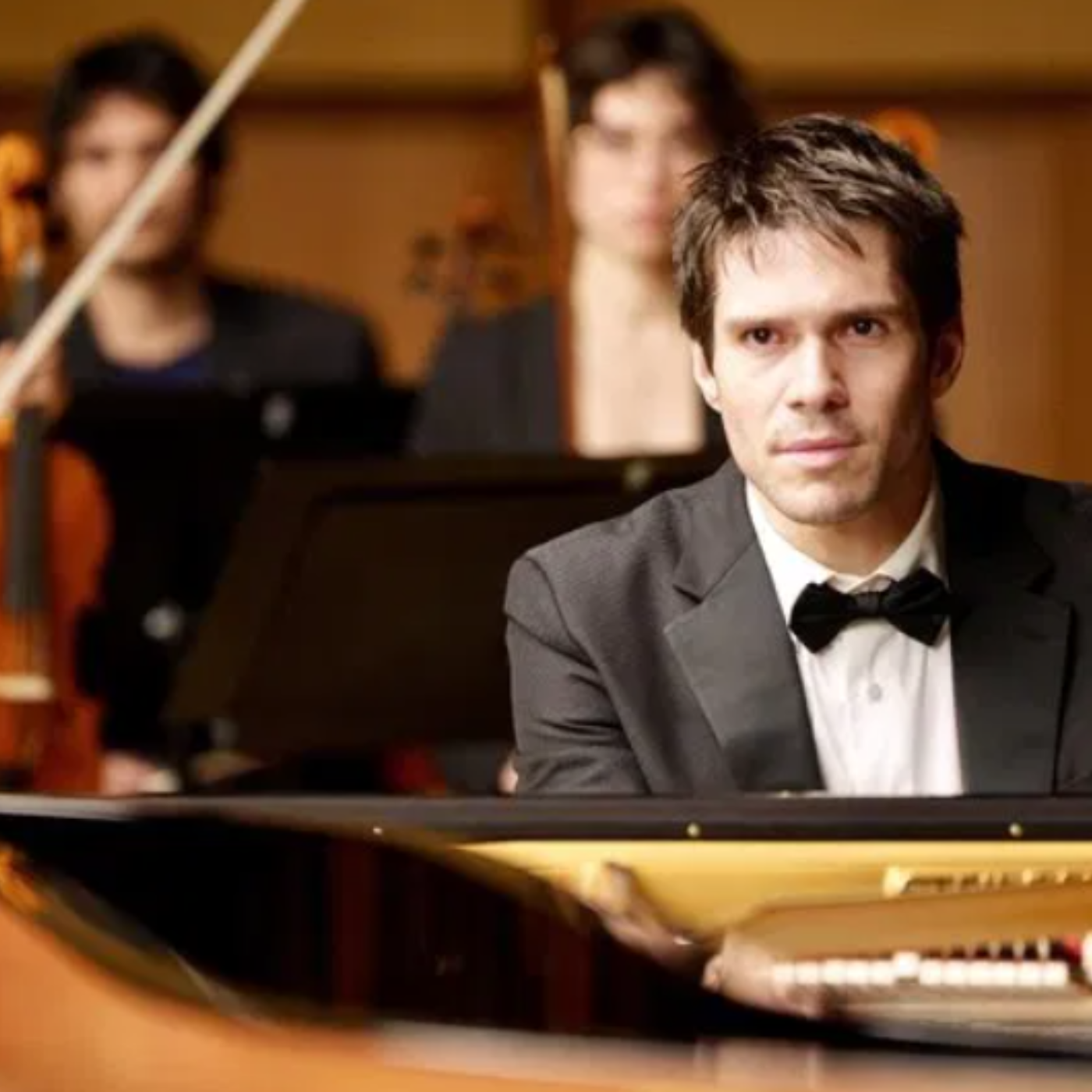 Interview mit Arnaud Desplechin zu “Two Pianos” episode artwork