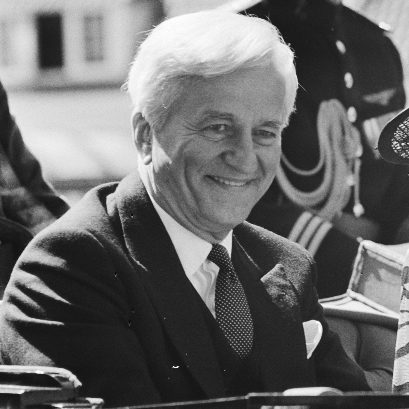 Y-166: Auszug aus Richard v. Weizsäckers Rede zum Kriegsende am 8. Mai 1945 (1985)