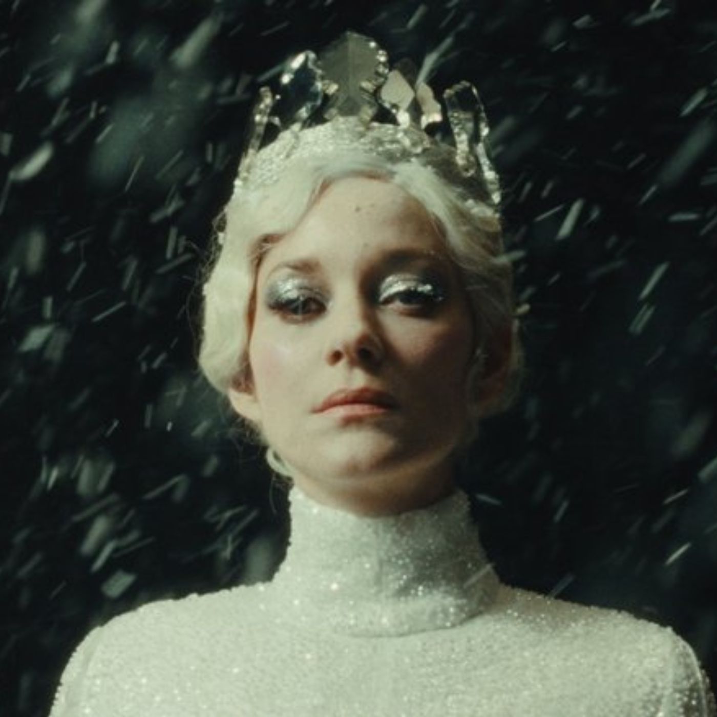 Interview mit Lucile Hadžihalilović zu “The Ice Tower” episode artwork
