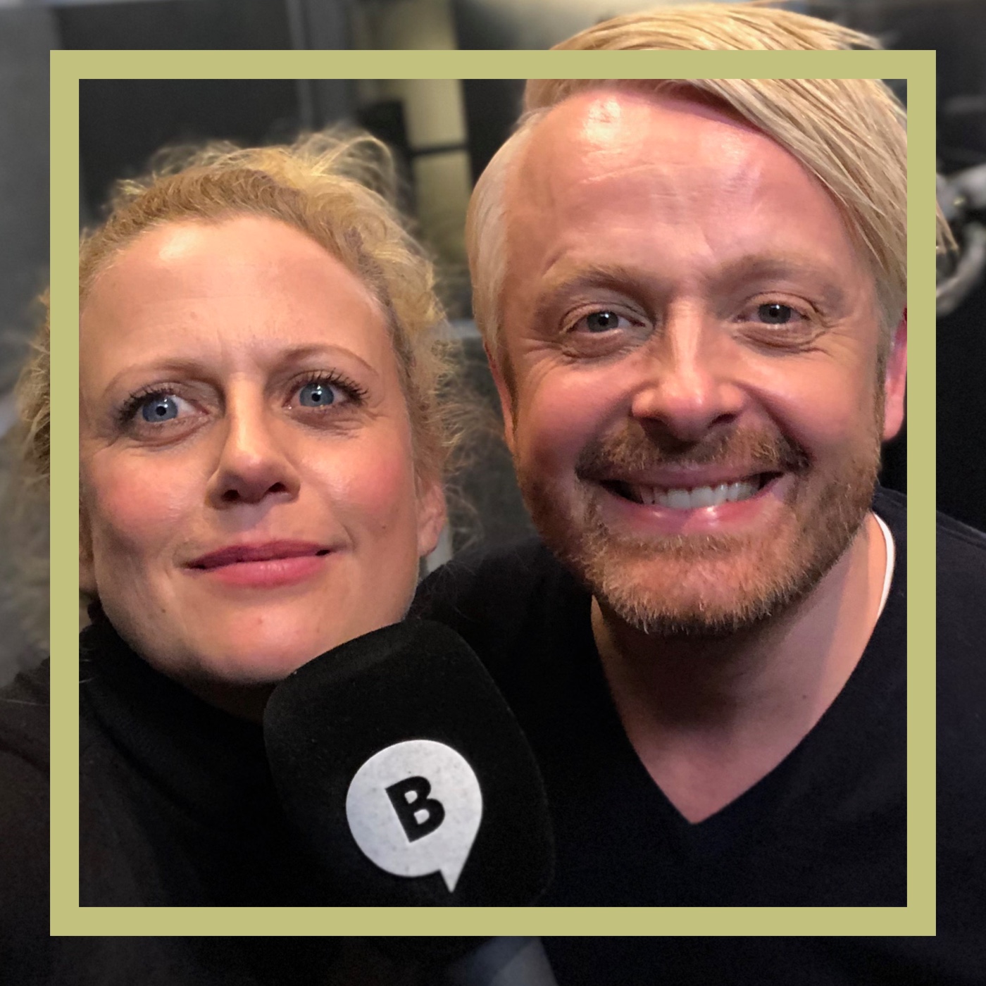 Mit den Waffeln einer Frau | MASTERFEED (nicht in Verbreitung)