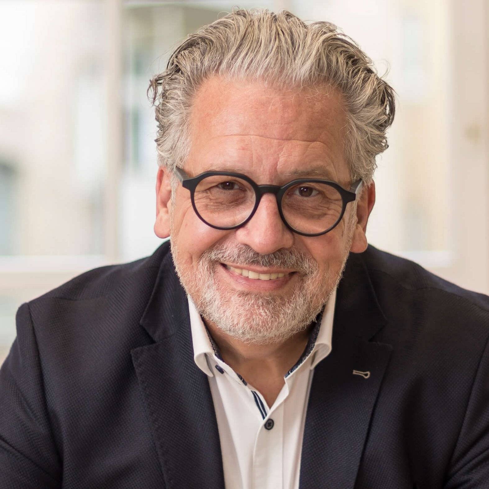 digital & real | by Allianz-Mission