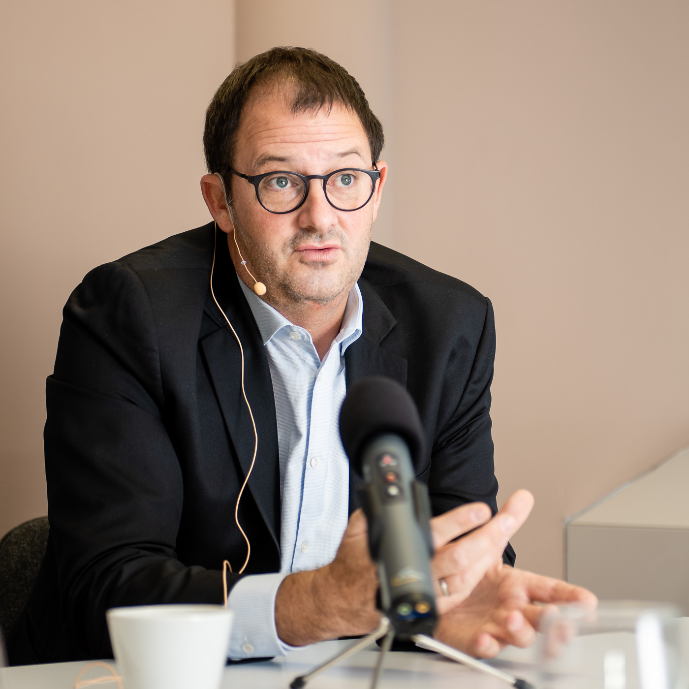 2 | 7 mit Intensivbettenkoordinator der Stadt Wien, Prof. Harald Willschke: Wir haben die Generation-Facebook verloren