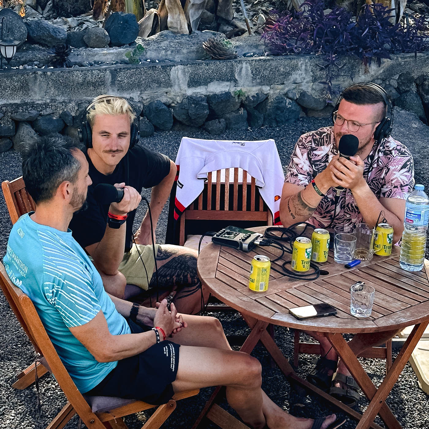 004 | "Bereit für die Realitätsklatsche des Vulkans" mit Gert & Max episode artwork