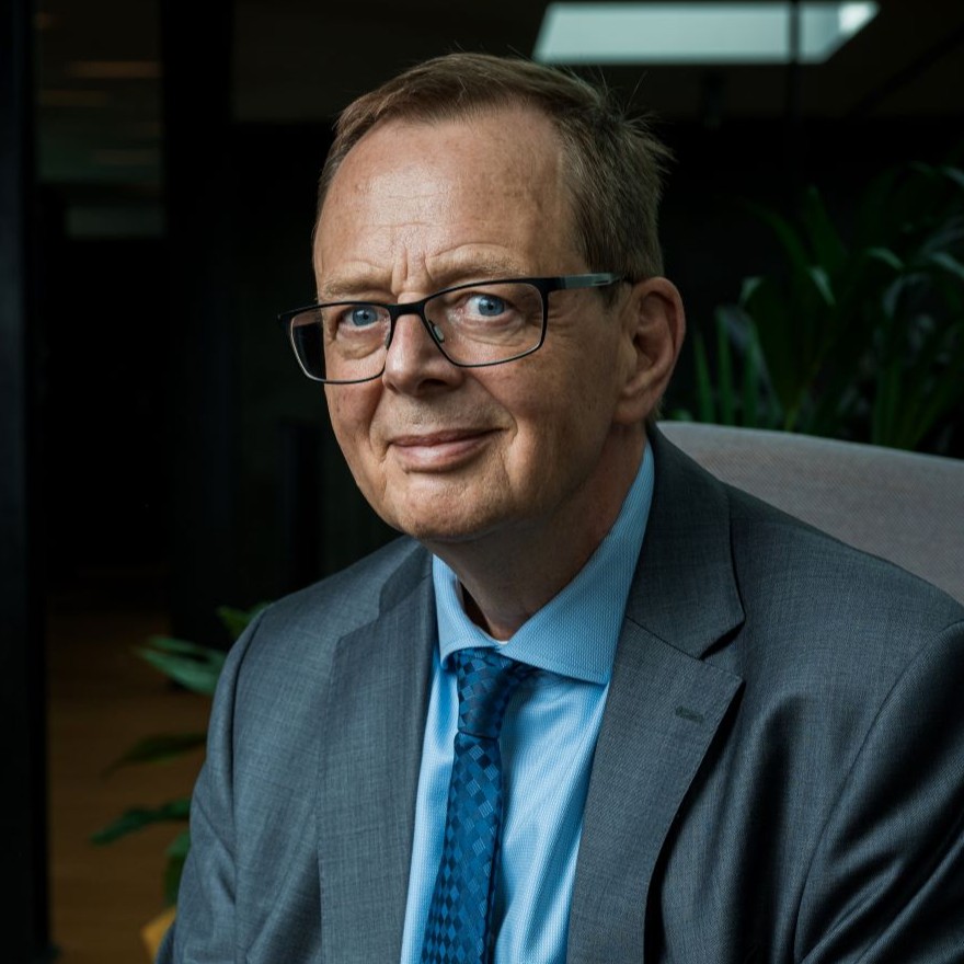 Nationalbankdirektøren tog en omvej mod toppen: Sejlede syv år som skibsdreng og kok