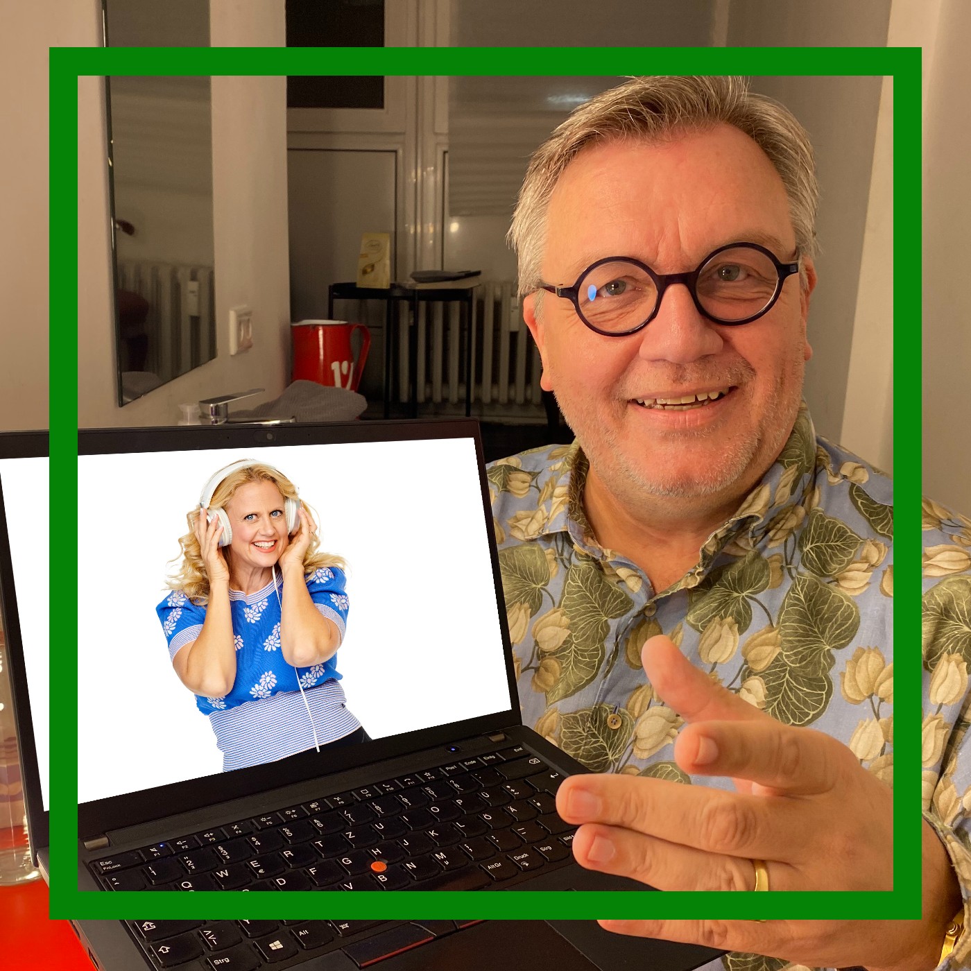 Mit den Waffeln einer Frau