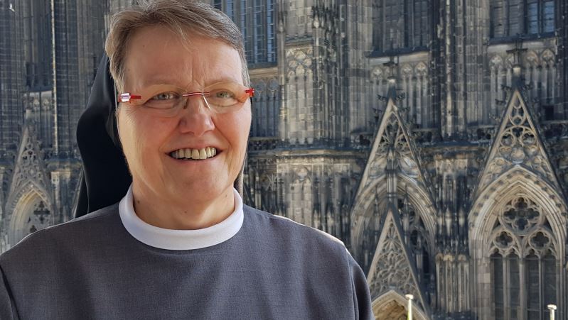 Lieber viel Liebe im Herzen als kalt und reich! Lieber viel Liebe im Herzen als kalt und reich!