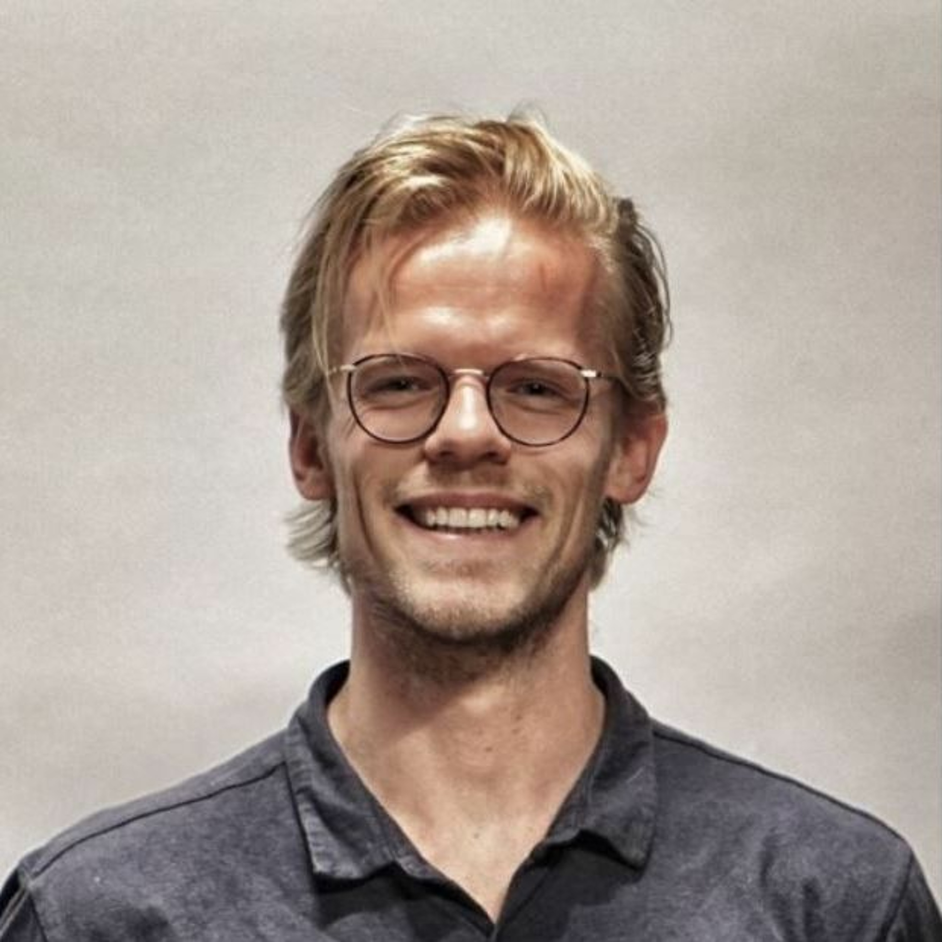 K#202 Fenster mit Solarpanelen - Willem Kesteloo from PHYSEE (WimLex Spezial)