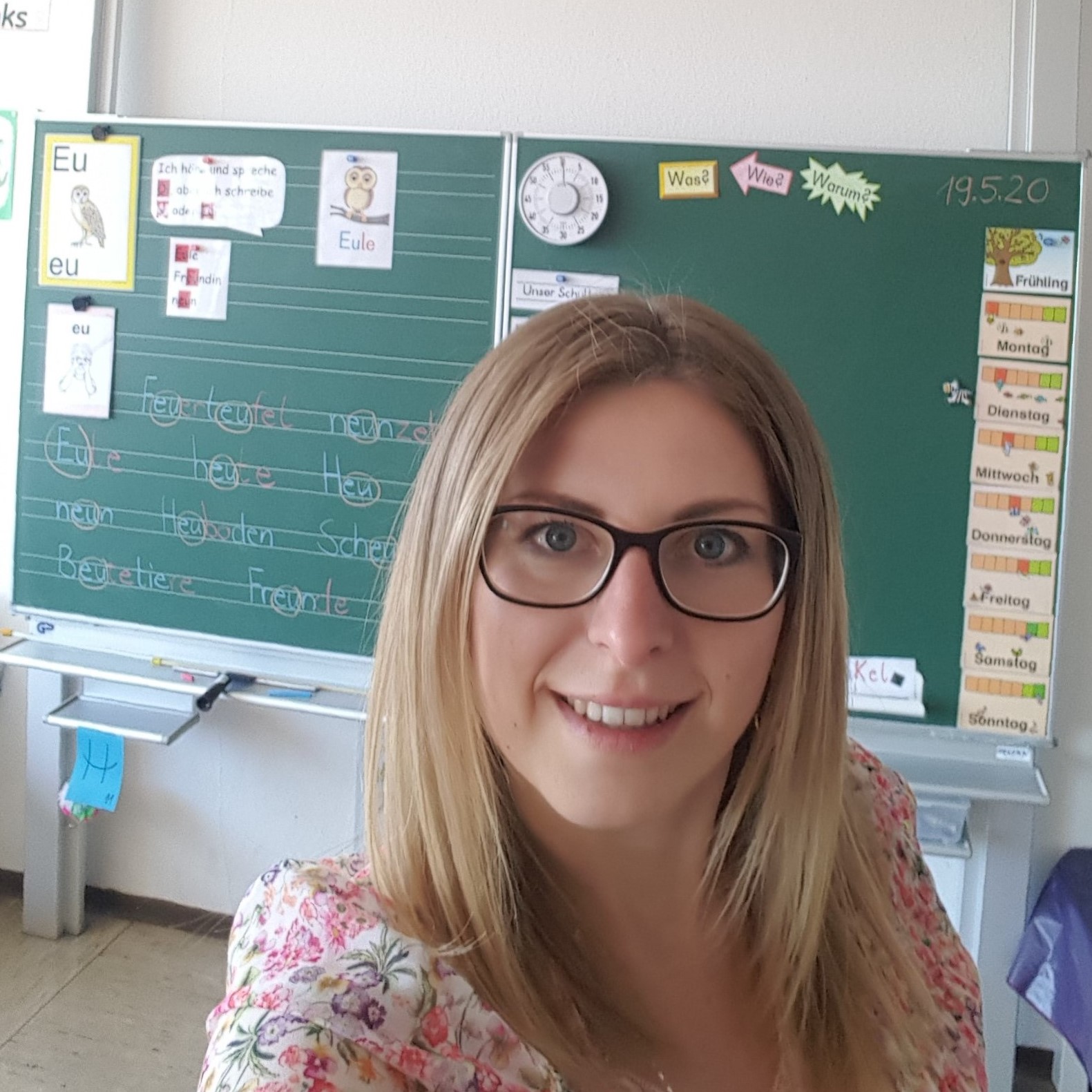 Video-Unterricht in der 1. Klasse. Wie das Lernen auf Distanz für ABC-Schützen gelingt.