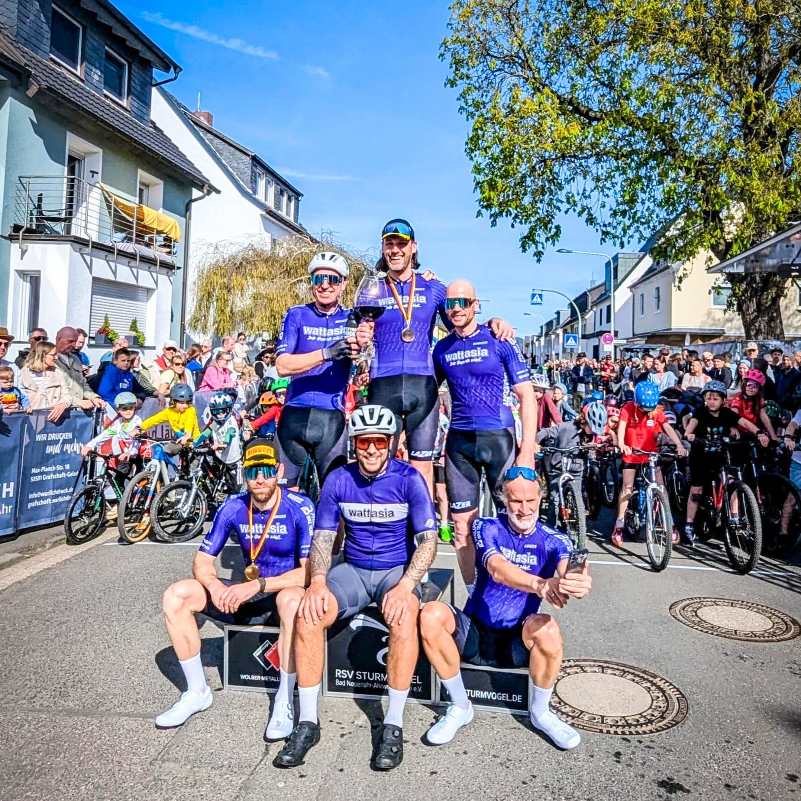 164. Vom Triumph zum Totalschaden: Räder weg, Sieg bleibt!