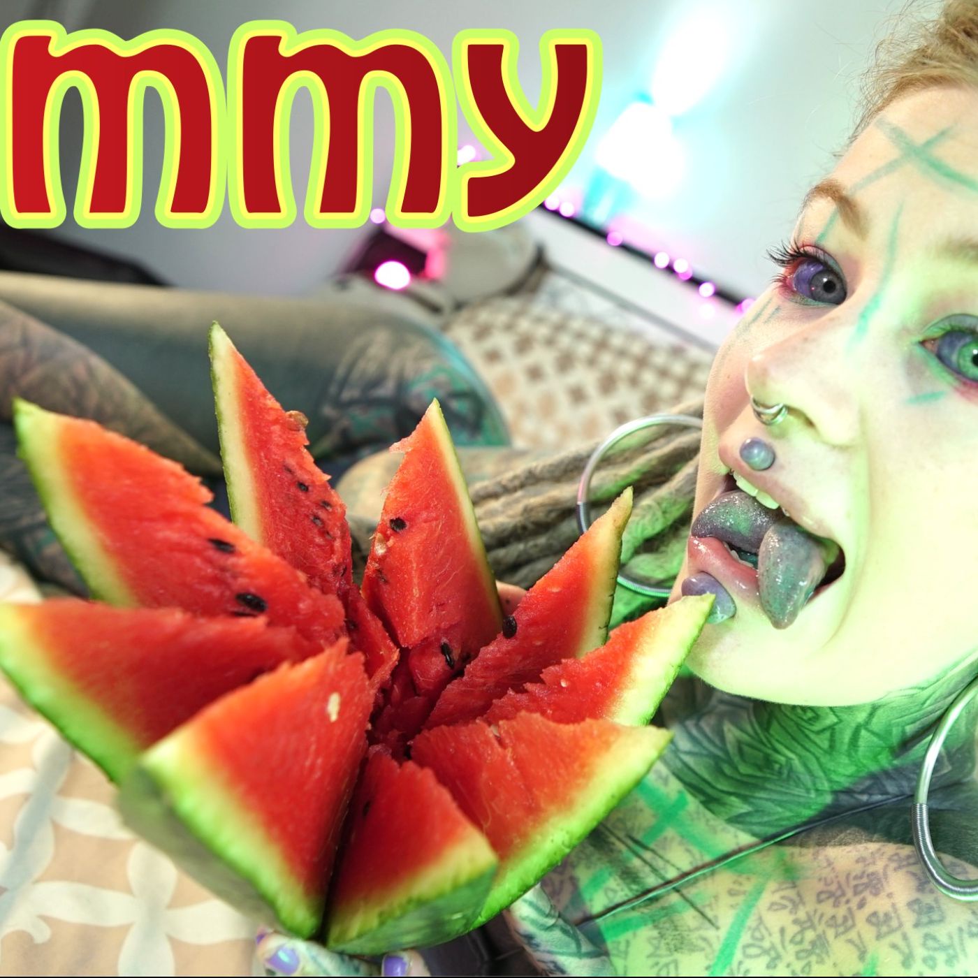 Anuskatzz Watermelon eating // ASMR food sounds (mukbang)
