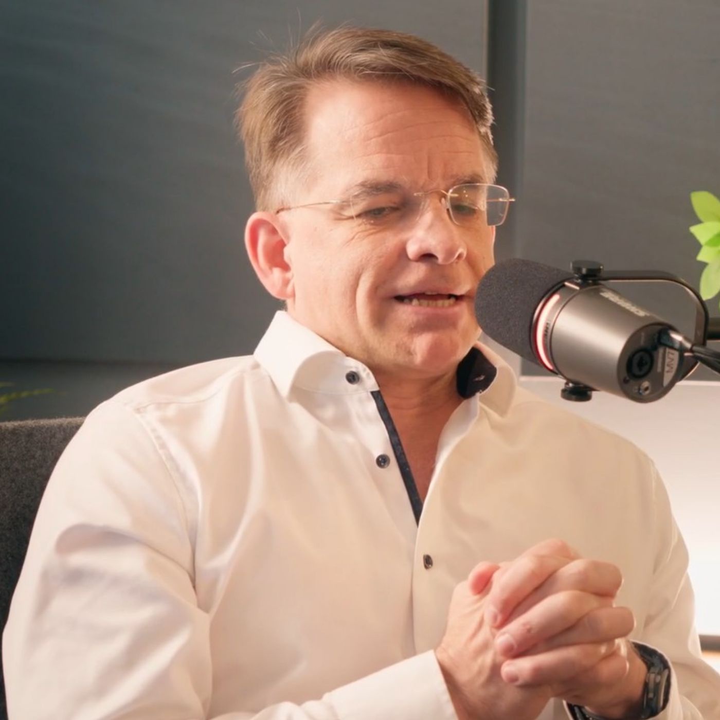 #9 Zwischen Schweiz, Oman & Bulgarien und warum Dr. Haug Deutschland verließ