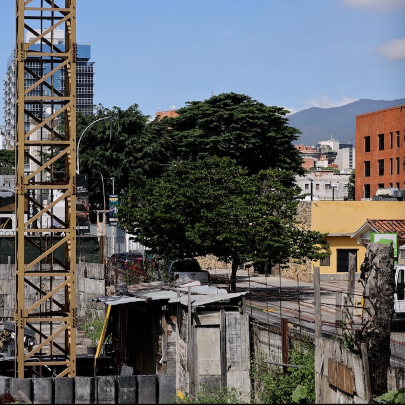 La “masa de concreto” que no deja ver El Ávila 