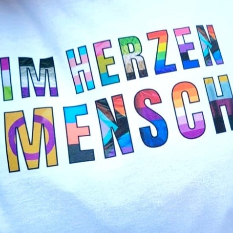 Lernen, Mensch zu sein, und einen anderen Gott sein lassen