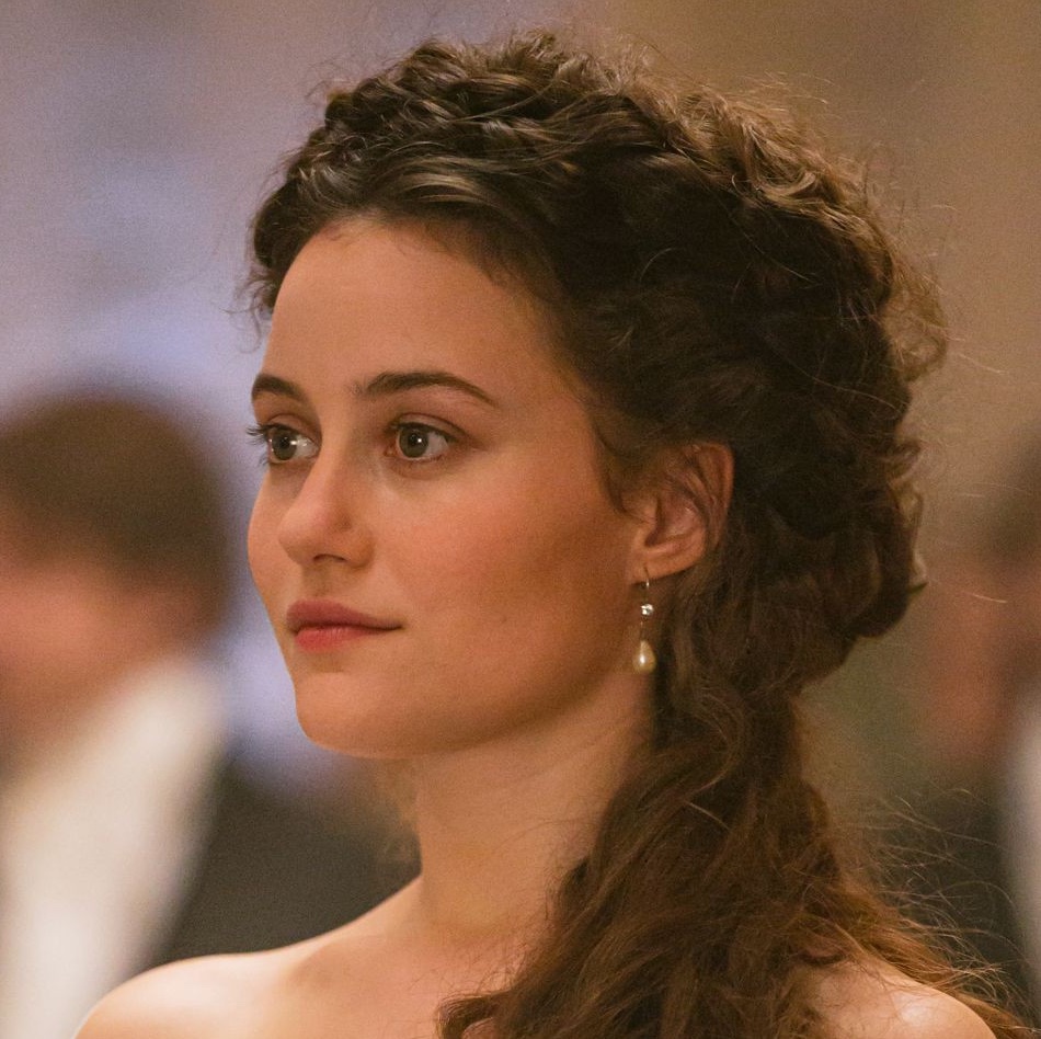 TV-Tipps im Dezember 2021: Sisi, In 80 Tagen, Der Doktor und das liebe Vieh, Yellowjackets, Die Frau im Dunkeln, Sex Zim