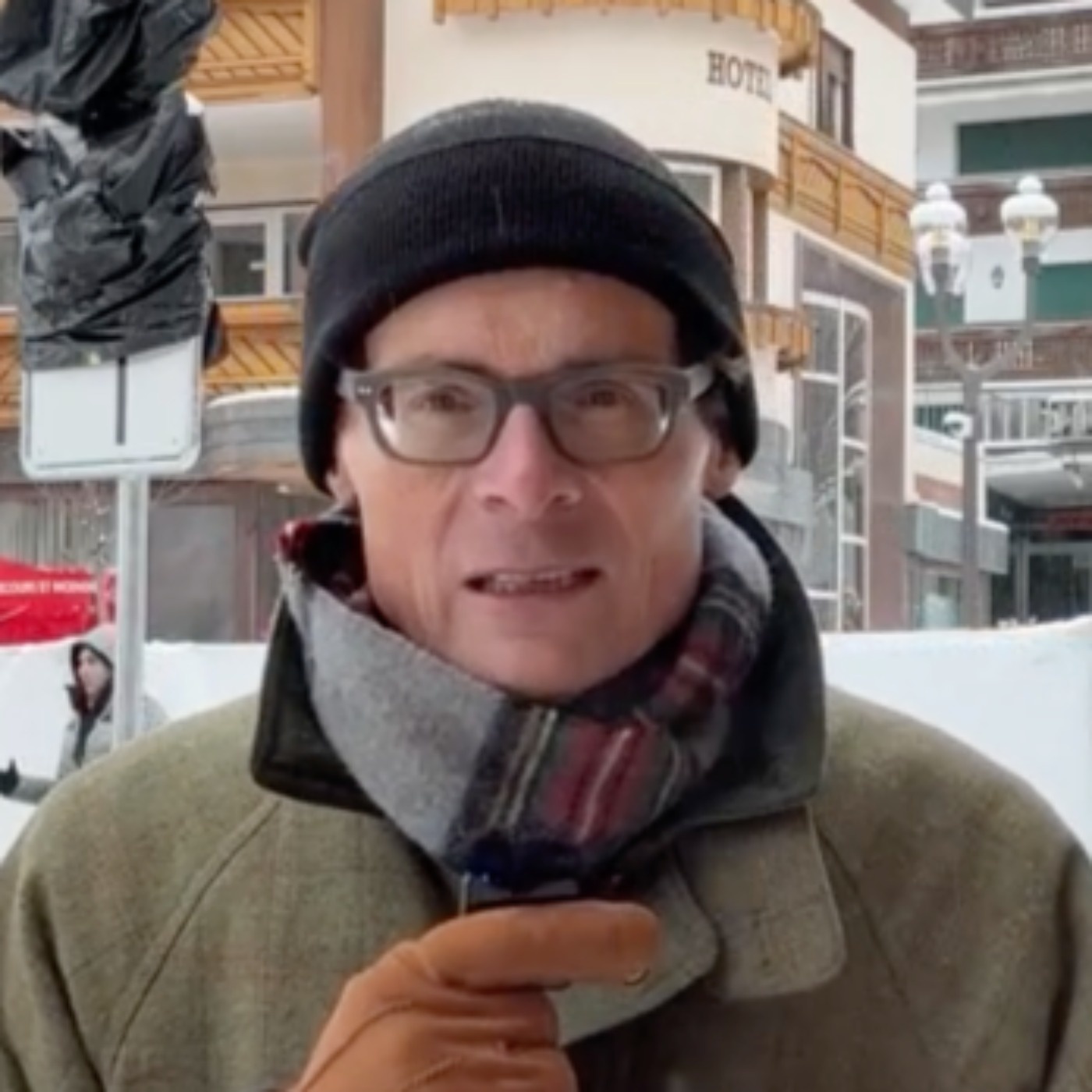 Live aus Crans: Beklemmen, Trauer und ein Funken Zuversicht nach dem Flammen-Verbrechen in der Silvesternacht