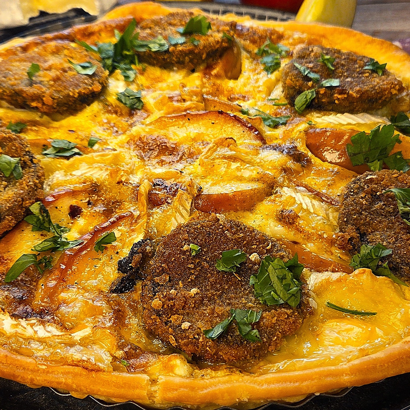 Folge 175 - Rheinländische Tarte Normande mit Apfel, Camembert und Blutwurst