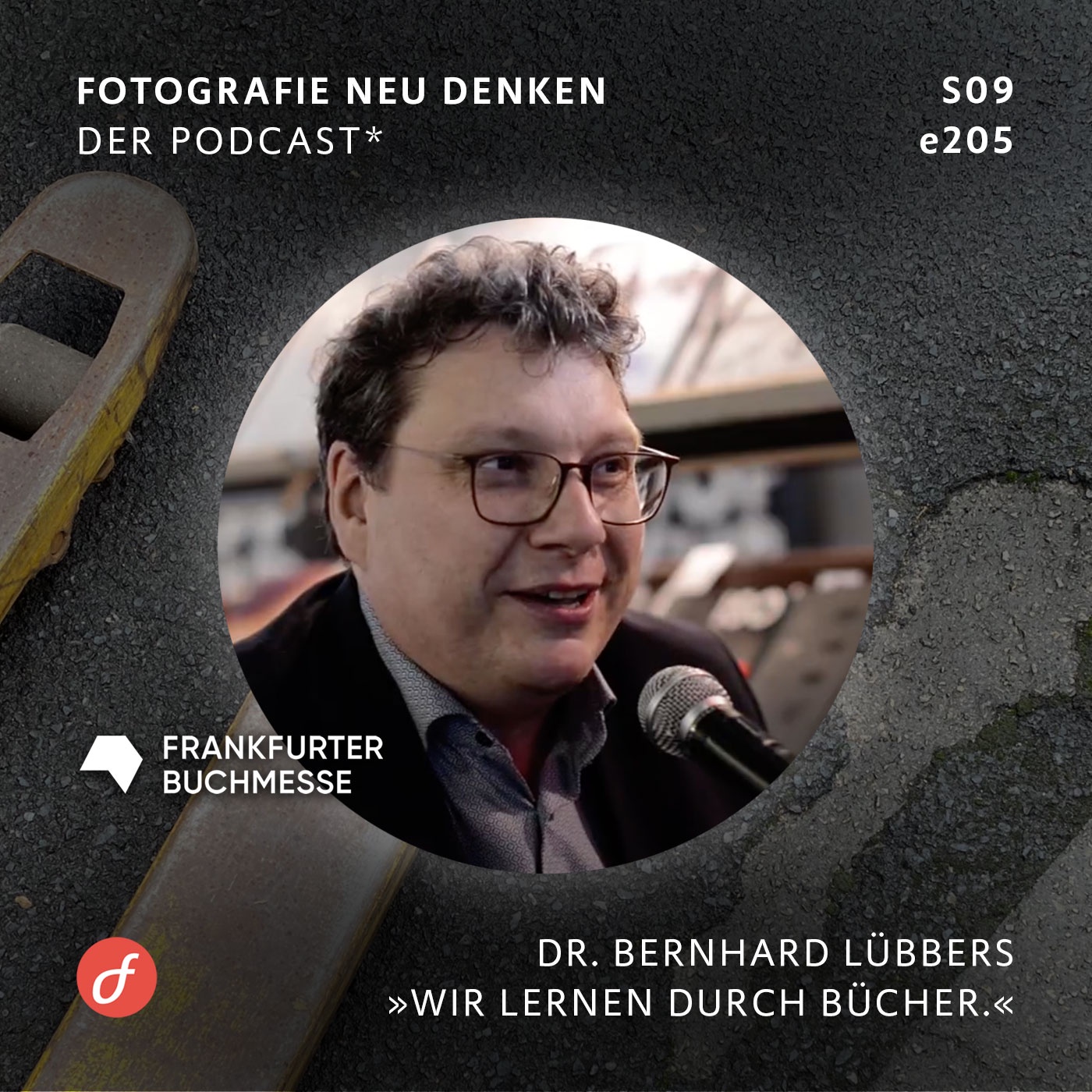 e205 Dr. Bernhard Lübbers. Fotobuch-Talk. Frankfurter Buchmesse 2024.