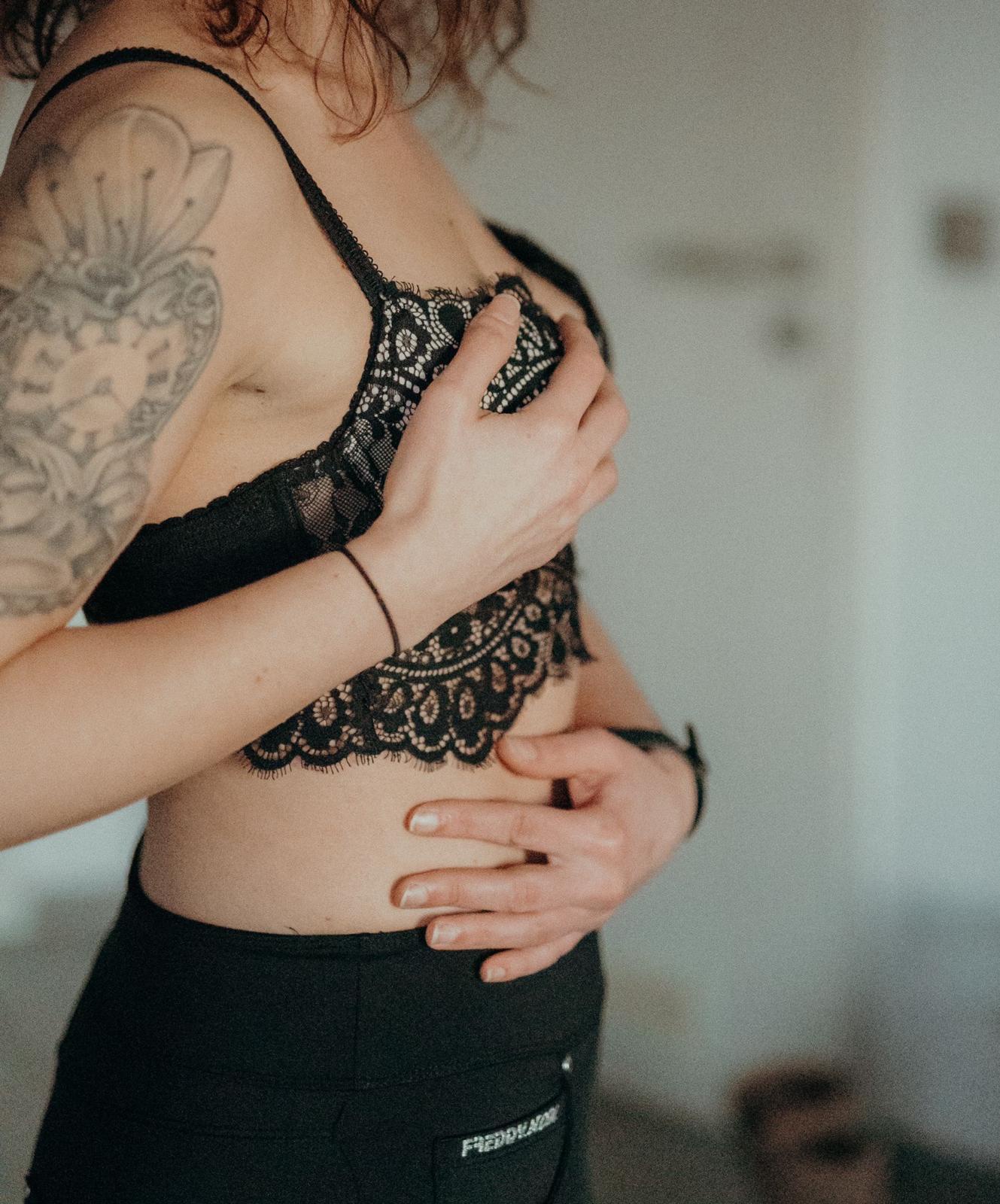 Folge 43: Perfekter Halt mit Stil - Wenn Frauen nach Brustkrebs zurück in ihre Würde und innere Stärke finden