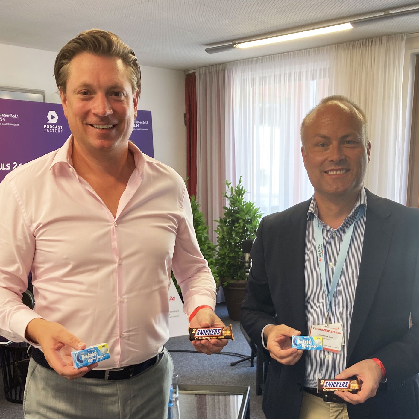 Hendrik de Jong (Geschäftsführer, Mars Austria) mit Michael Stix (CCO, ProSiebenSat.1 PULS 4)