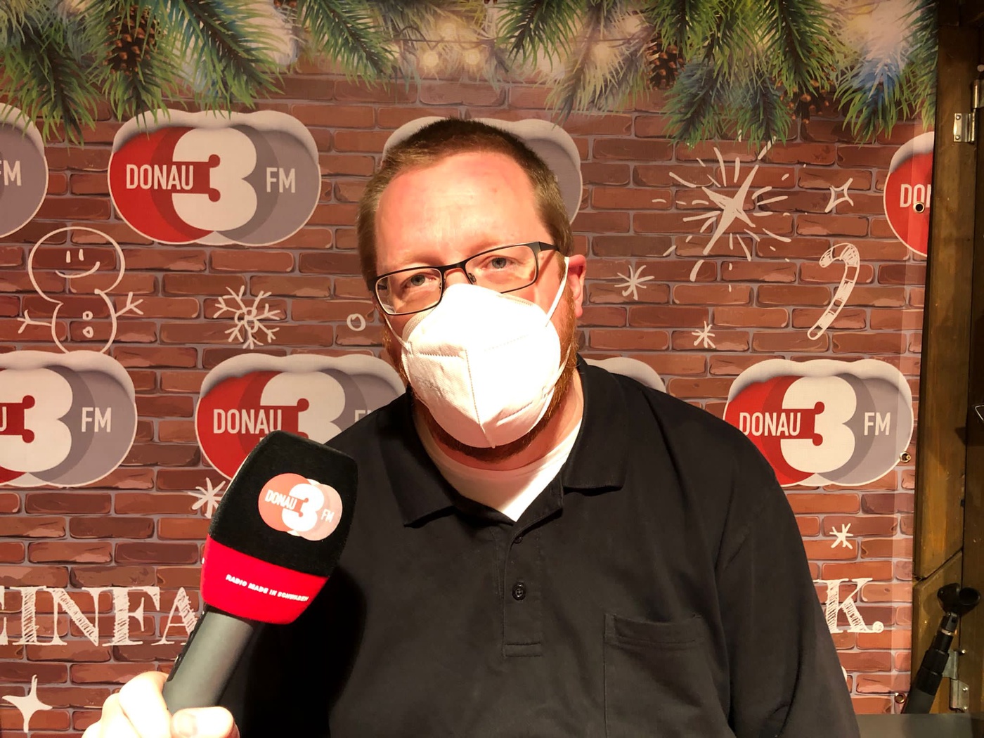 Er weiß ganz genau was auf den Straßen in Schwaben passiert - unser DONAU 3 FM Polizeireporter Thomas Heckmann
