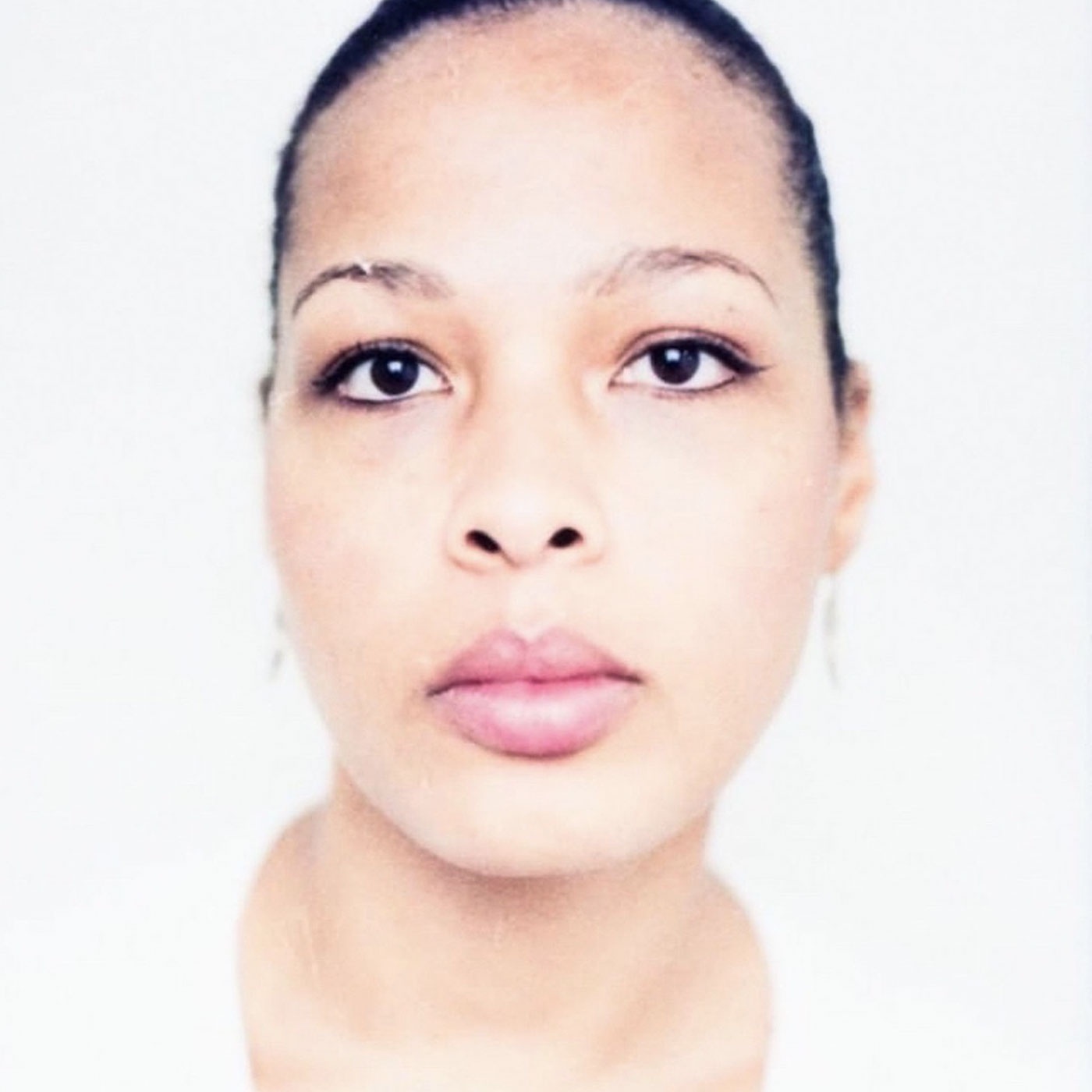 »Ich komme von der Liebe zum Bild« – Akosua Viktoria Adu-Sanyah