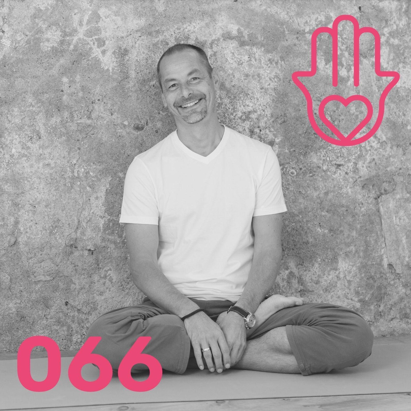 #66 Buddhismus Teil 2: Verbindung zum Yoga und Integration ins Leben – mit Timo Wahl