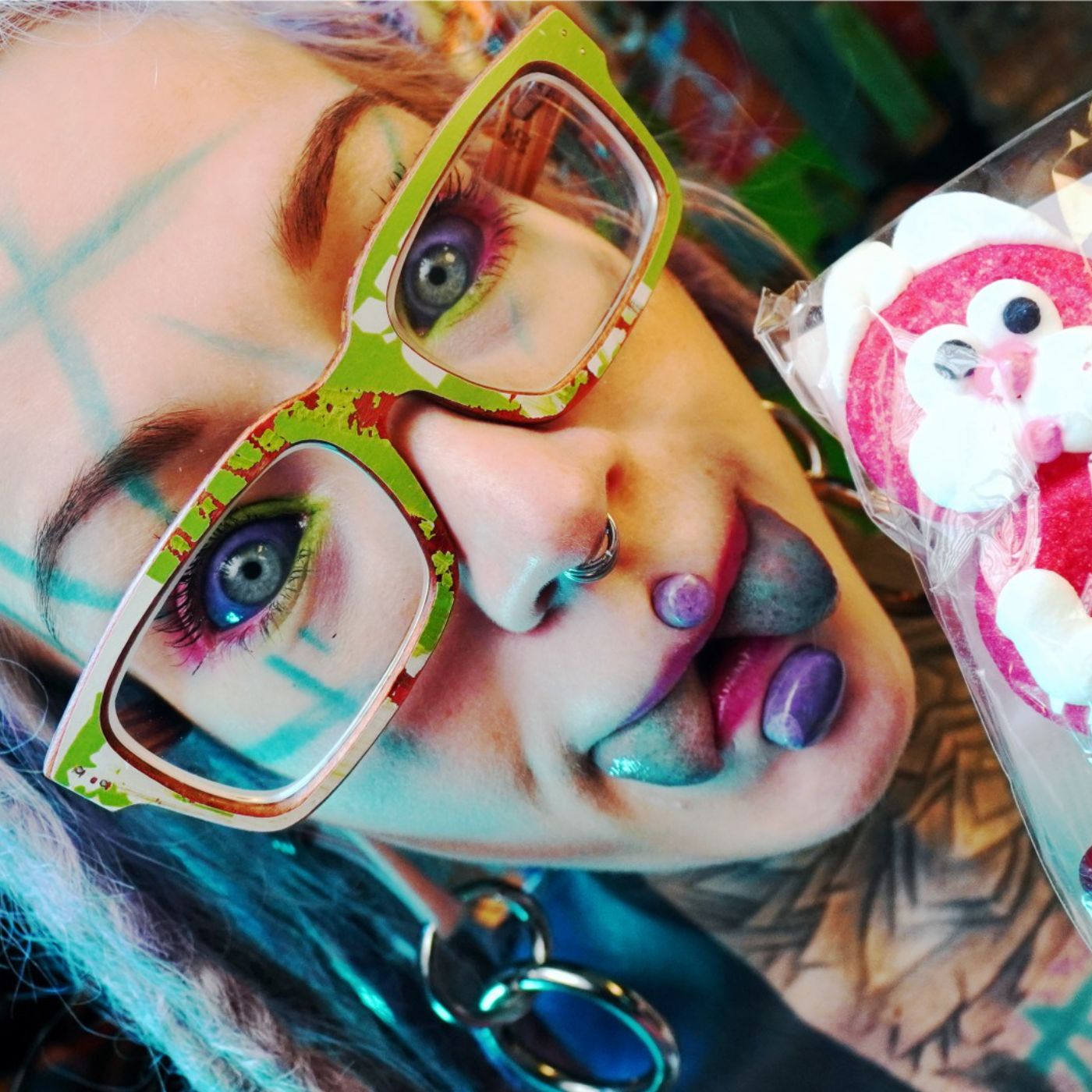 Anuskatzz - Lollipop ASMR Eating // relaxing food sound (sweet candy mukbang)