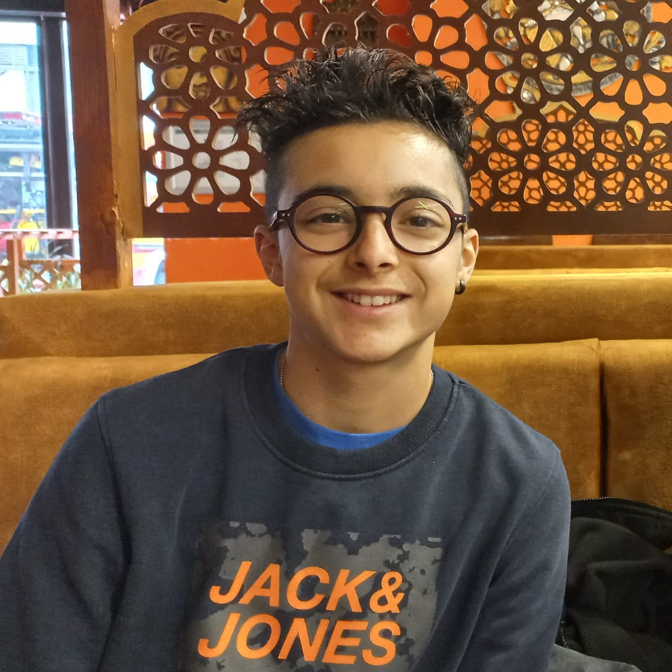 Sabrina trifft... Lio Titos: Fremdbestimmt durch die Jugend