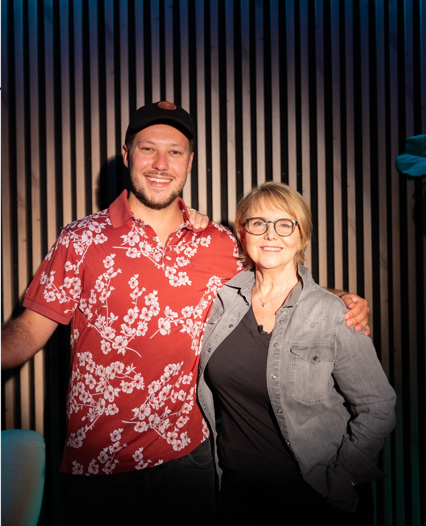 TOMEK KOŁECKI : ZAPLECZE STAND - UP'U, ŻARTY I ŻYCIE - CZYLI PODSTĘP PODCAST | ROZMOWA W CIEMNO