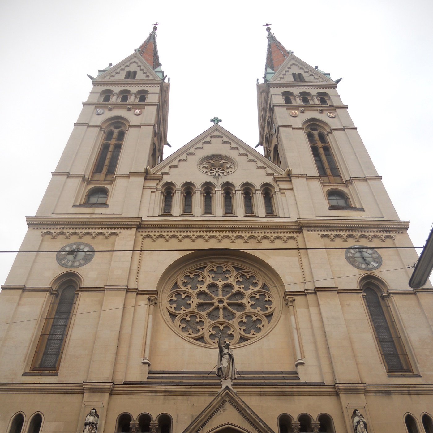 Sisi, Canisius und zwei hohe Türme