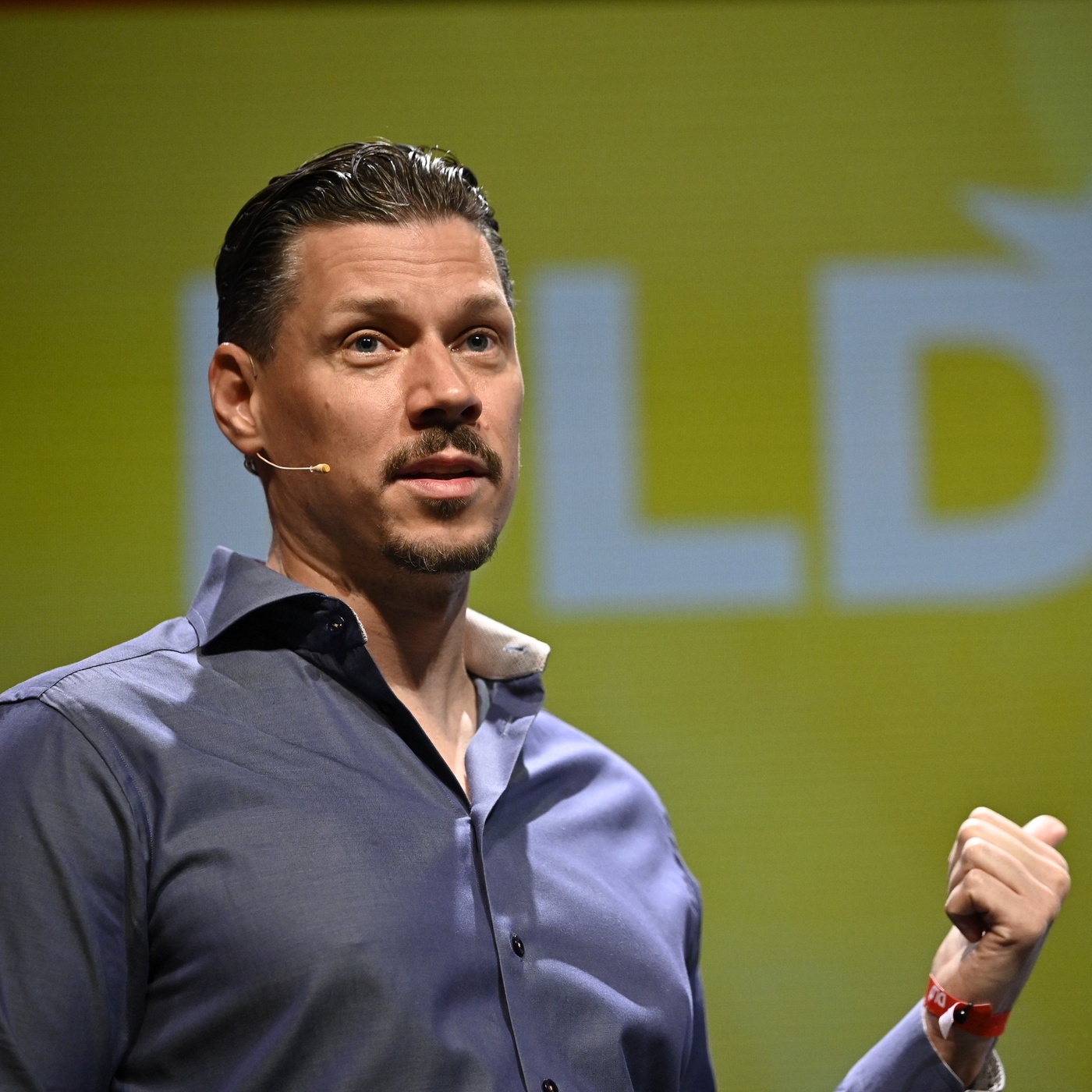 Gropyus-Chef Fuhrmann verspricht Fertighäuser mit Tesla-Flair