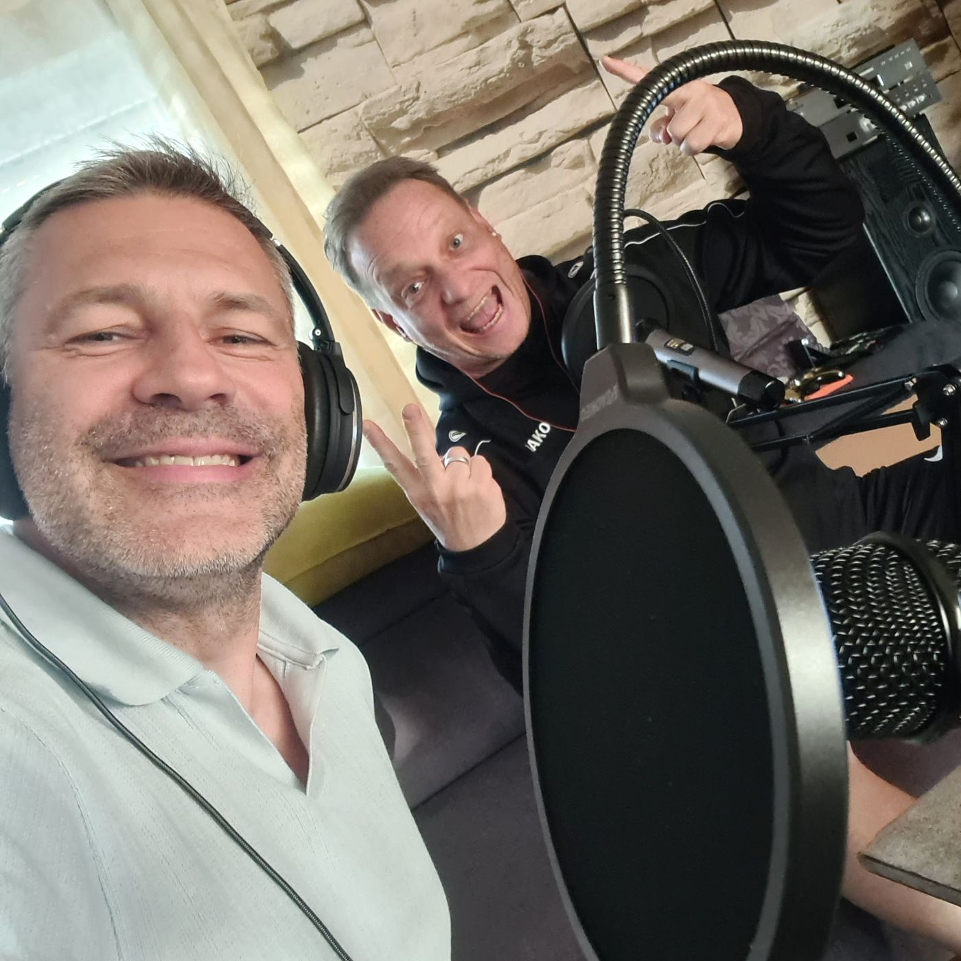 Laó & Linho (51): DVDs, Kassetten und viele Fragen...