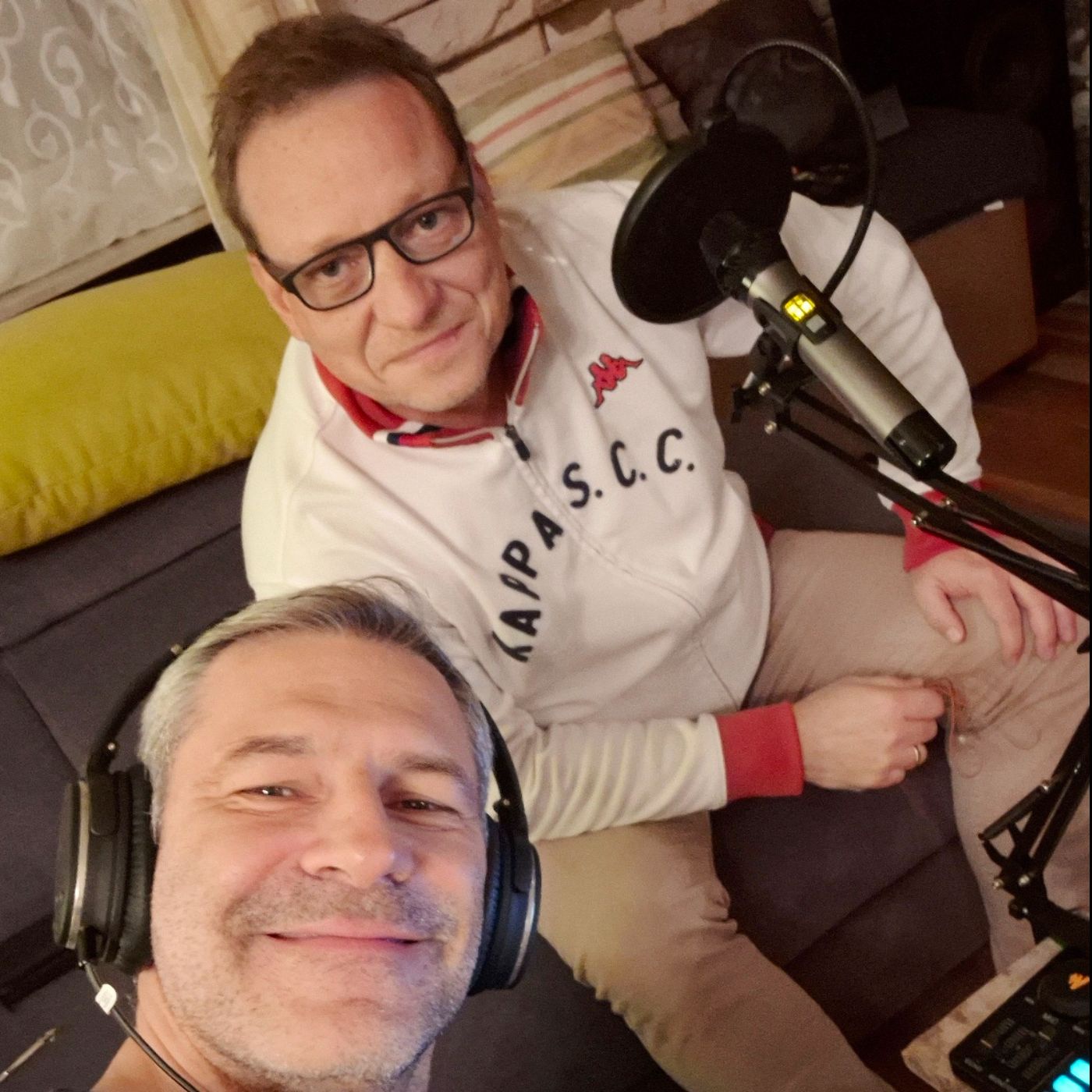 Laó & Linho (54): Erkennst Du es ? Dann Pfeiff..!